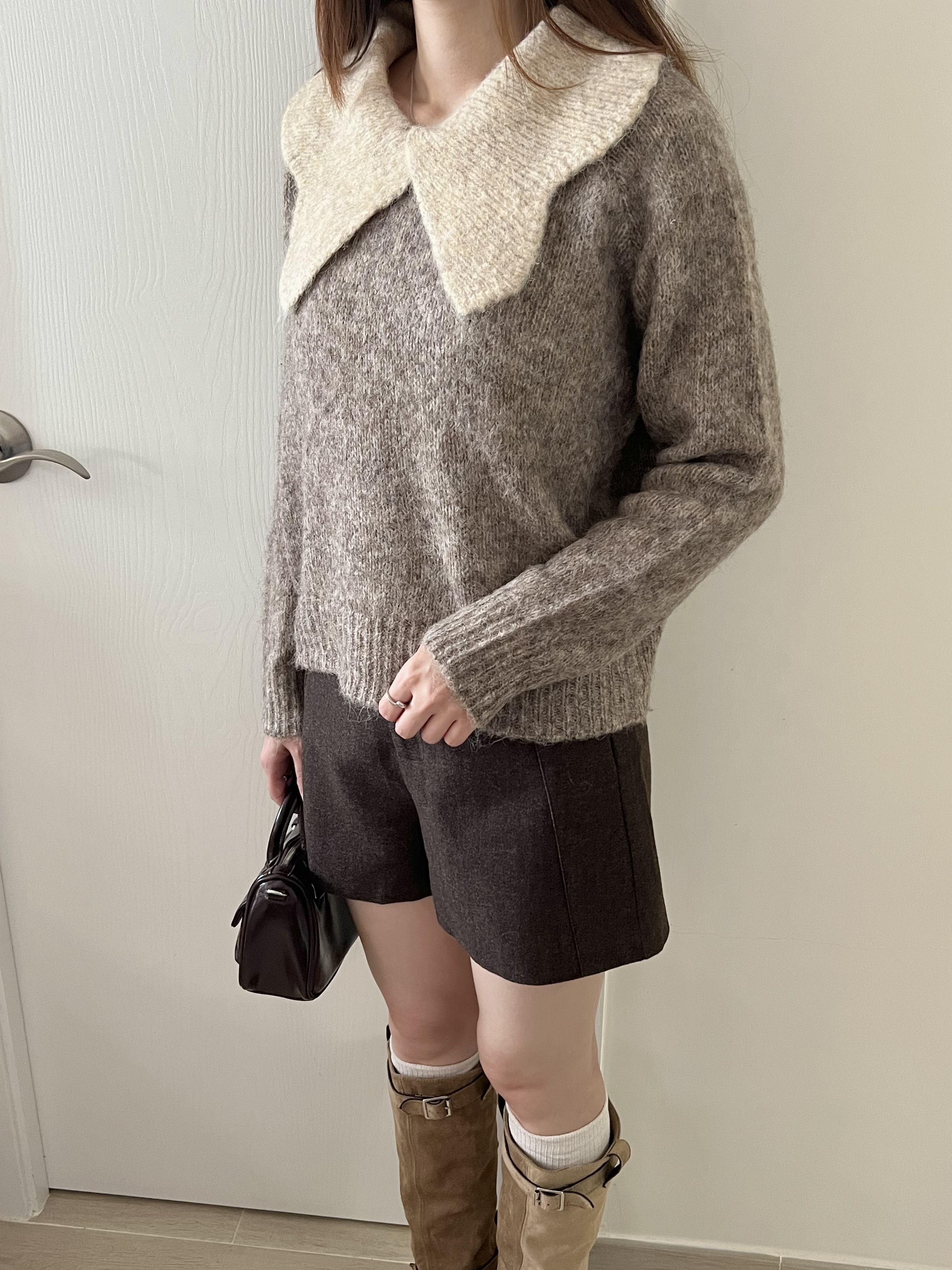 大蝴蝶領口混色毛衣 現貨