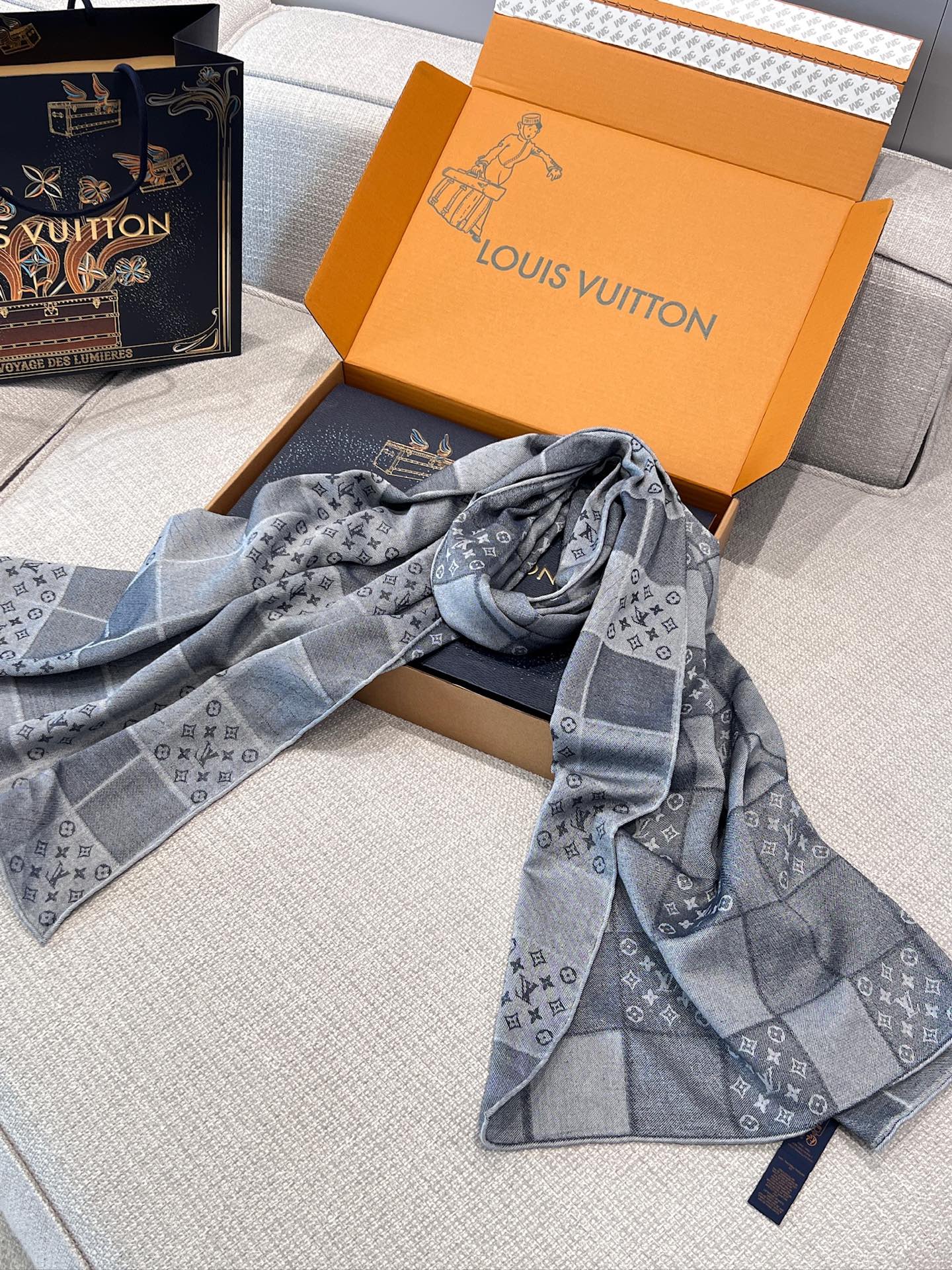 【原單】LV Denim Patchwork 棋盤格長頸巾