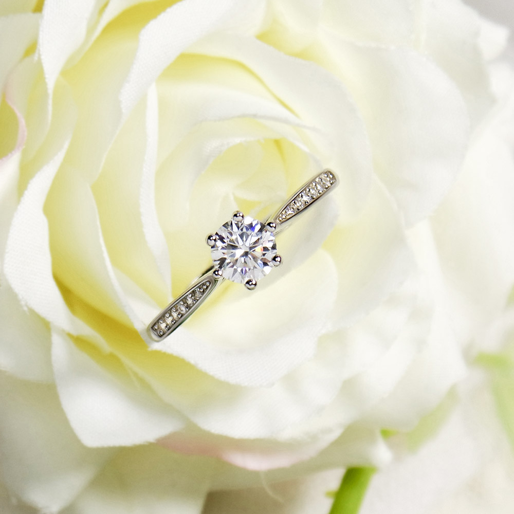 📦訂購 台灣限定 STORY 故事銀飾 浪漫約定 經典六爪莫桑石鑽戒 戒指