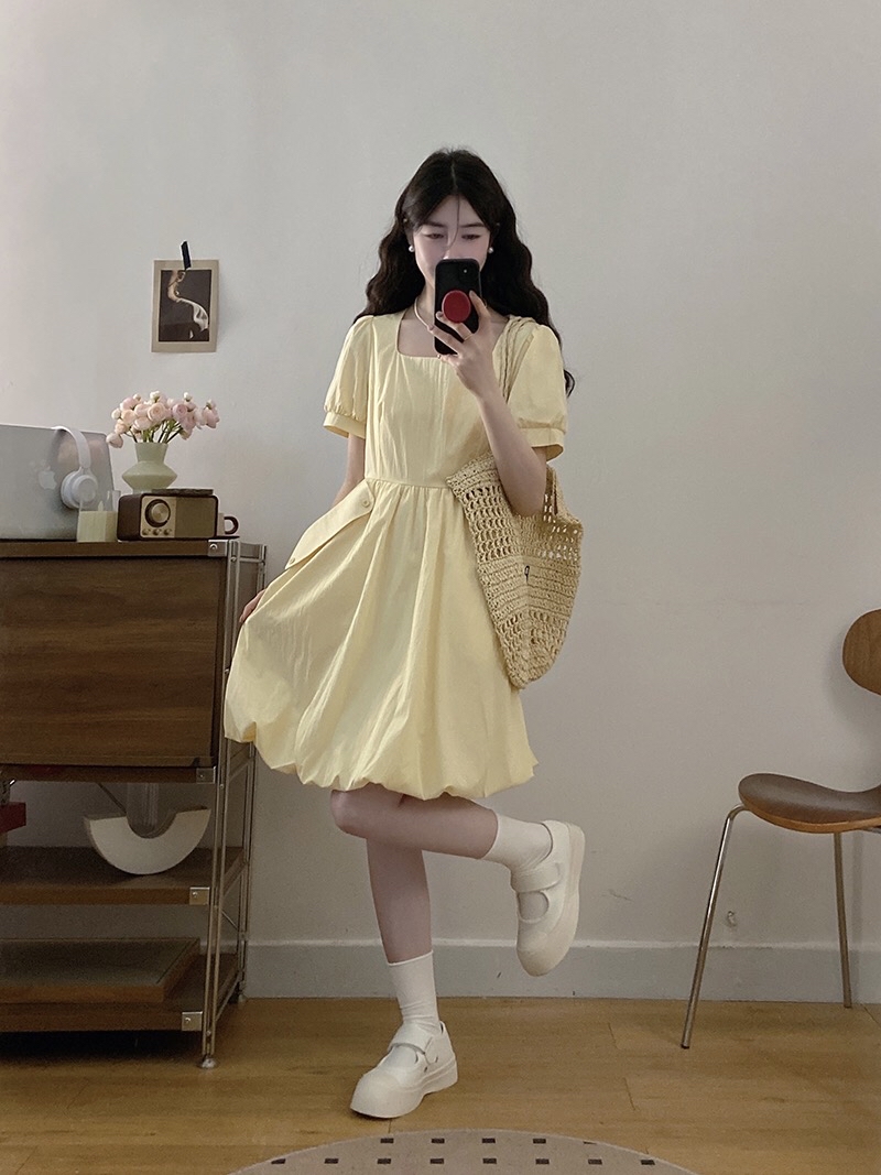 B204(21805) 法式温柔风方领折角边口袋下摆花苞边3色连身裙