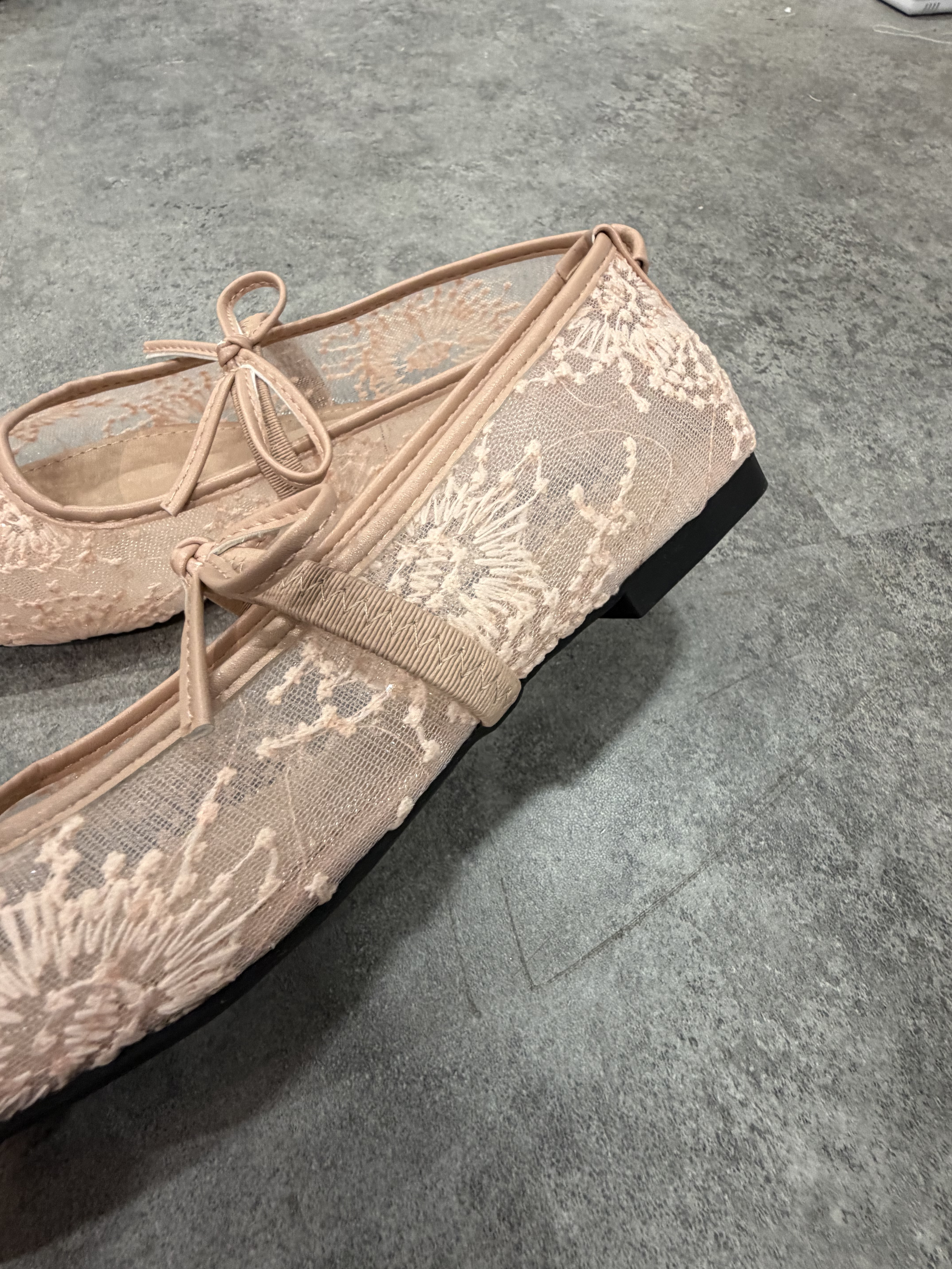 優雅蕾絲方頭芭蕾舞鞋