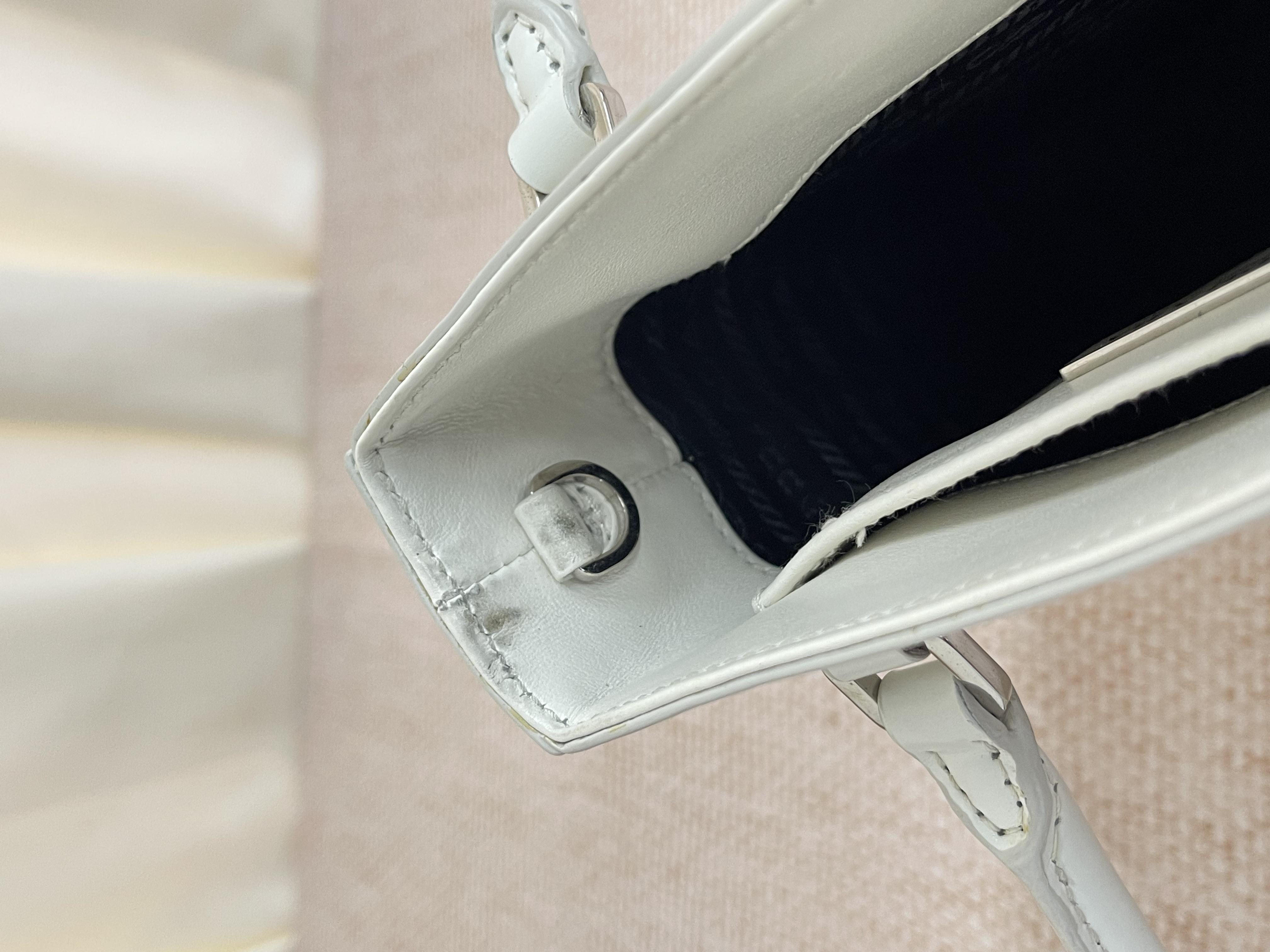 Pre-owned Prada Spazzolato Leather Mini Tote/ Product Code: 26042407