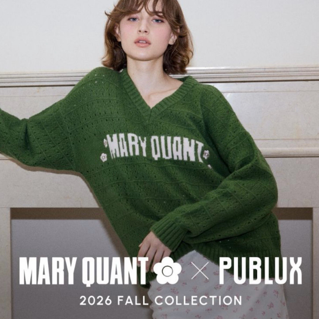 MARY QUANT V-NECK LOGO KNIT
