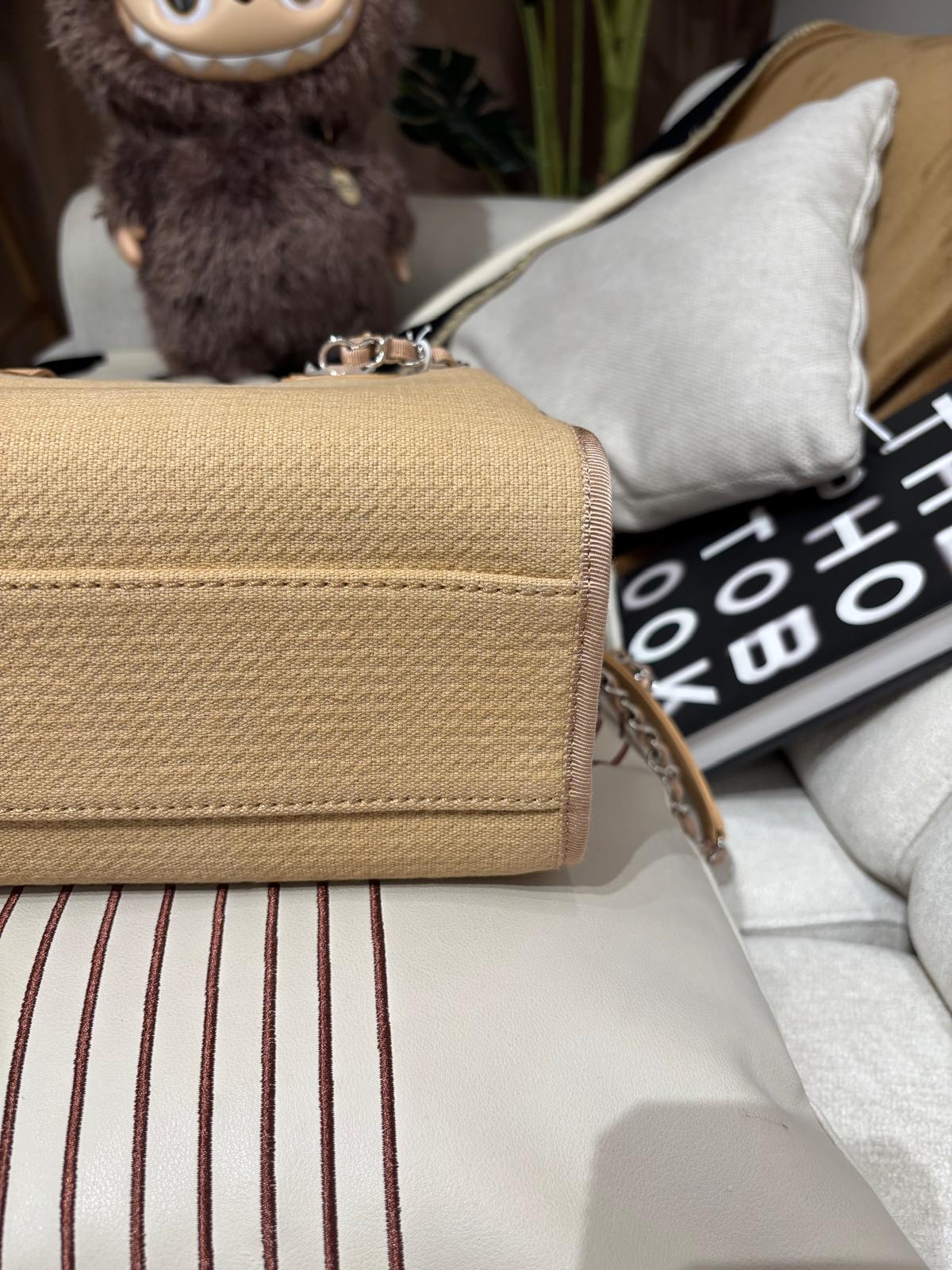 Chanel DEAUVILLE bowling bag 100%Authentic ,99%new ✅收據✅chip ✅dust bag✅盒