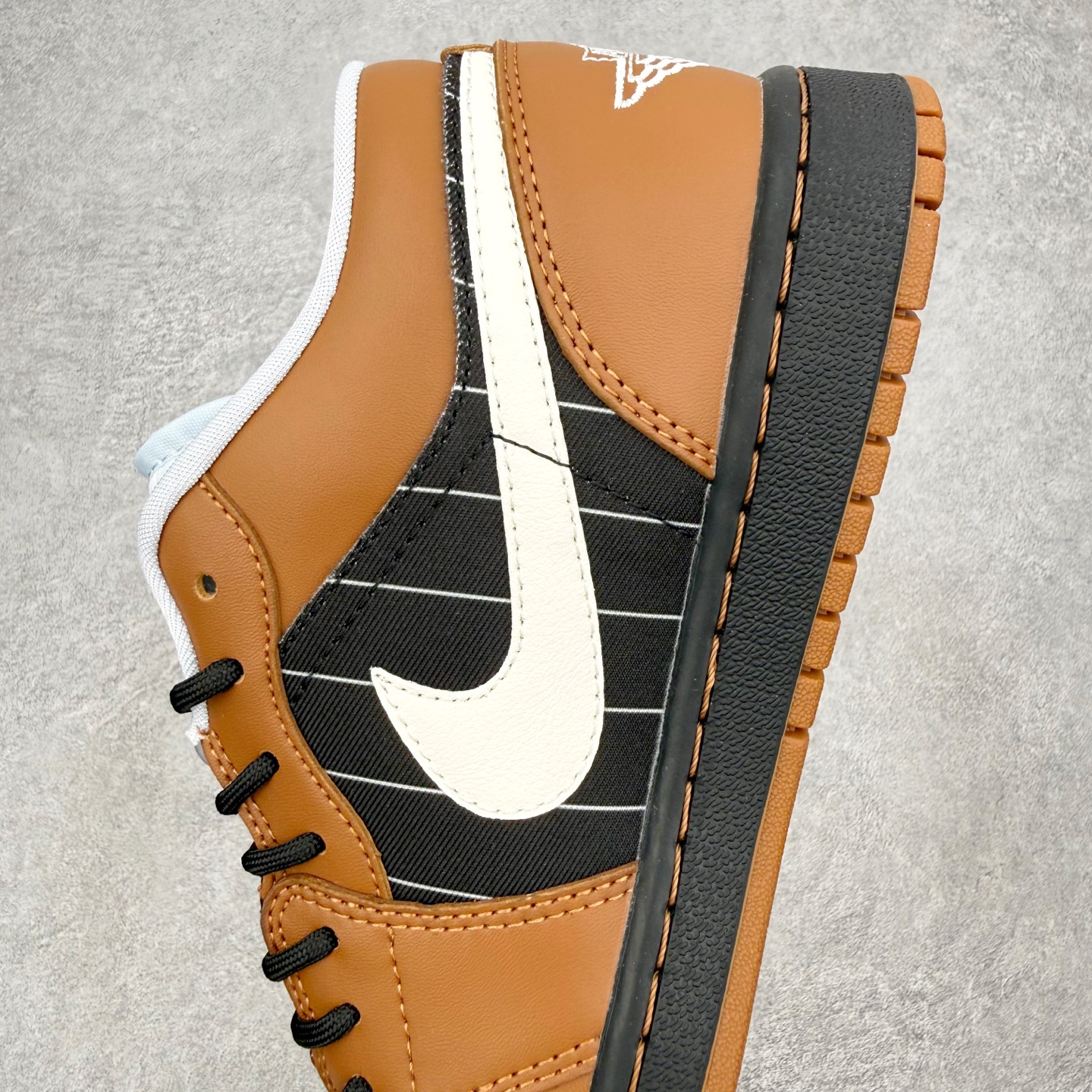 Nike Air Jordan 1 Low SE IR7560-010