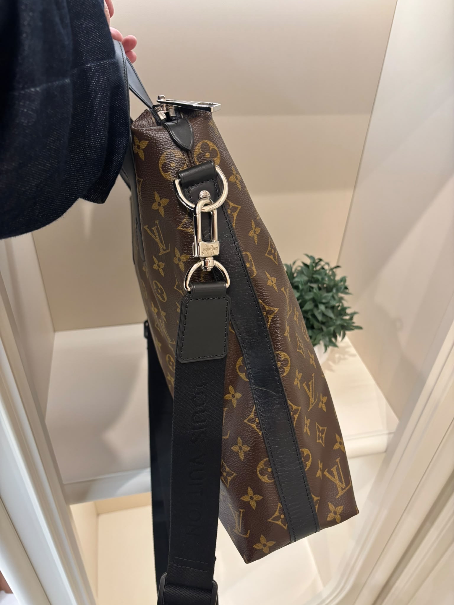 Lv Macassar Kitan 2 way bag tote M40388 100%Authentic,95%new✅dust bag 