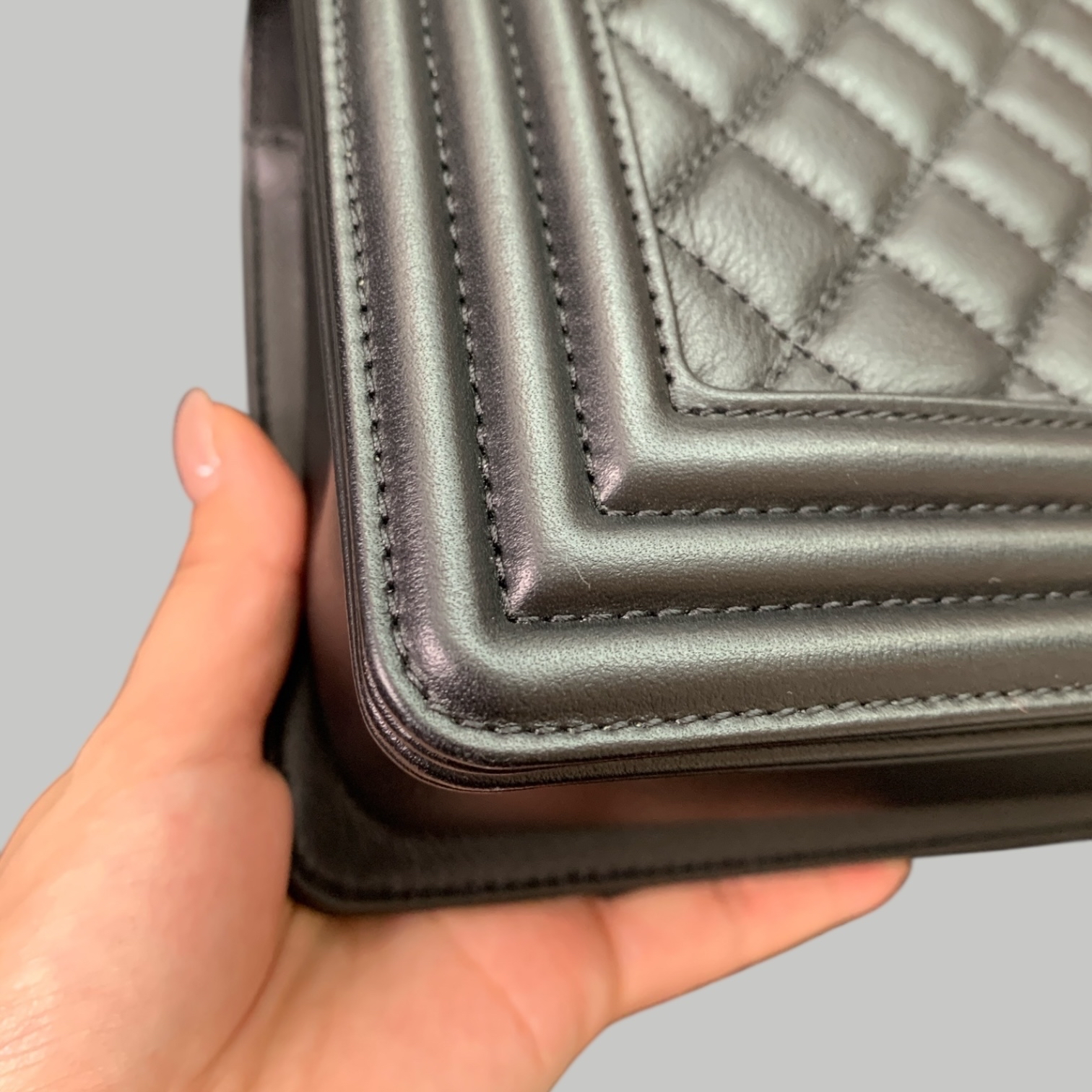 Chanel 小牛皮Leboy medium金扣