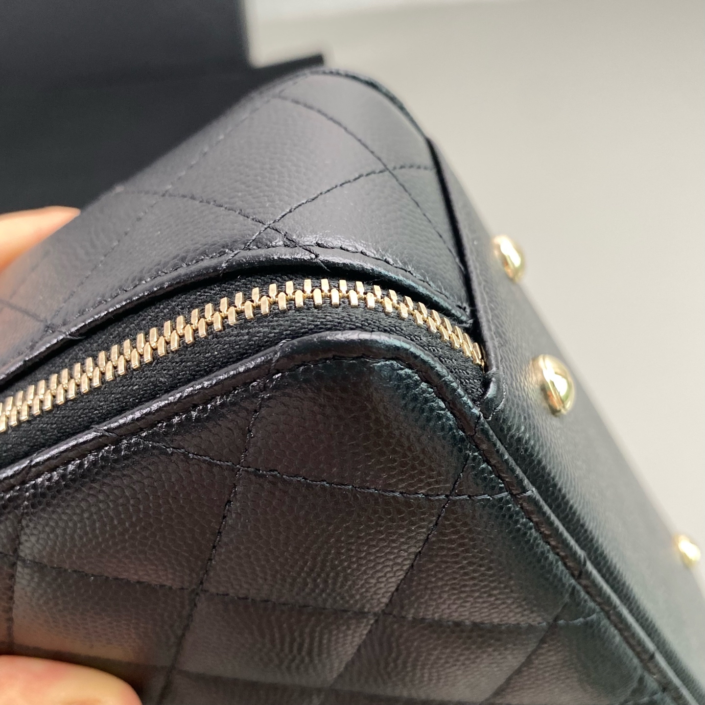 Chanel 25C Caviar Chain bag 牛皮保齡袋