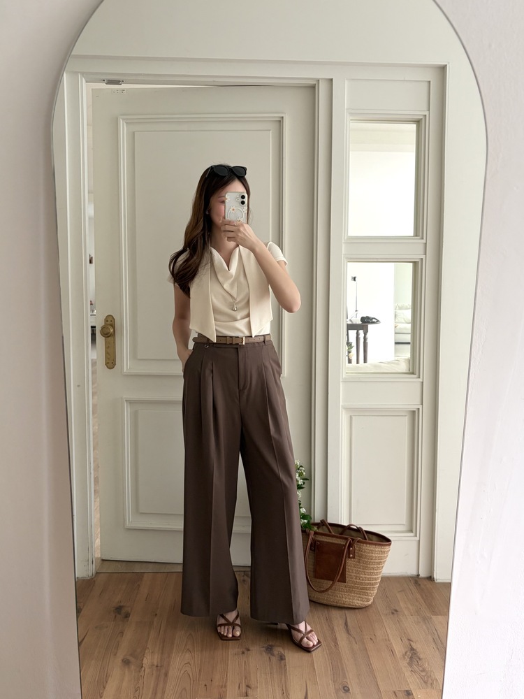 [極薄!] Strap Detail Pleated Pants (Brown)