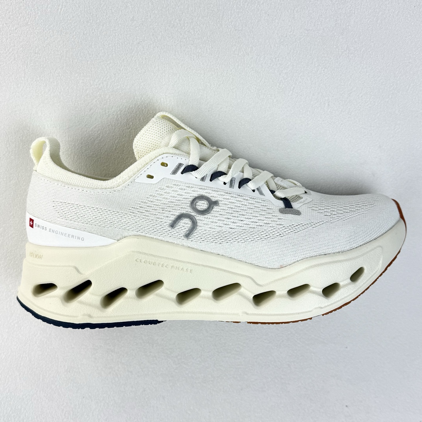 On Running Cloudsurfer Max 