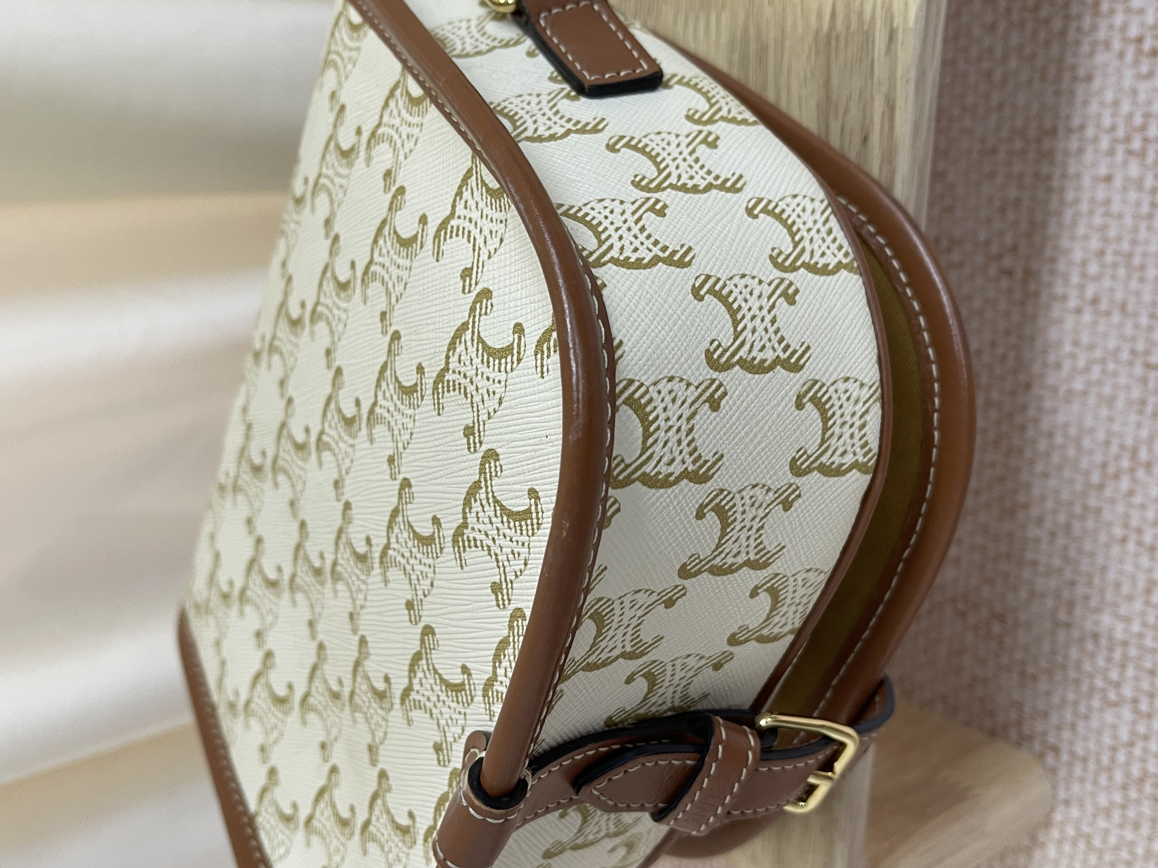 Pre-owned Celine Folco/ Product Code: 26022109