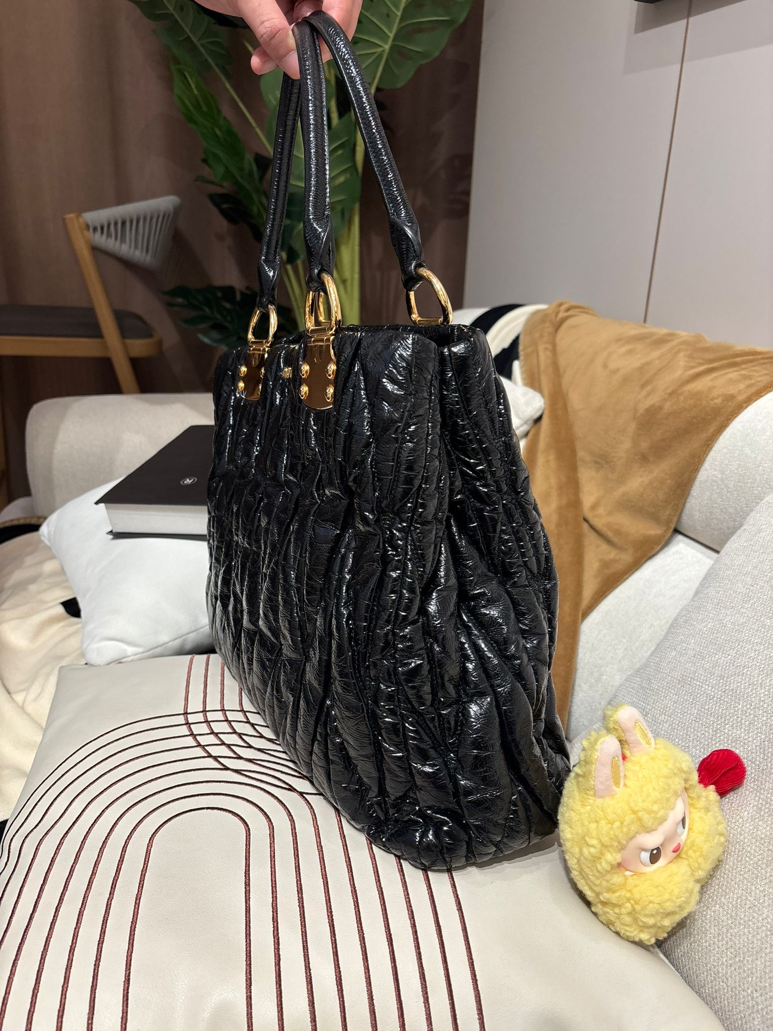 Miu Miu Shoulder Bag 100%Authentic, 98%New