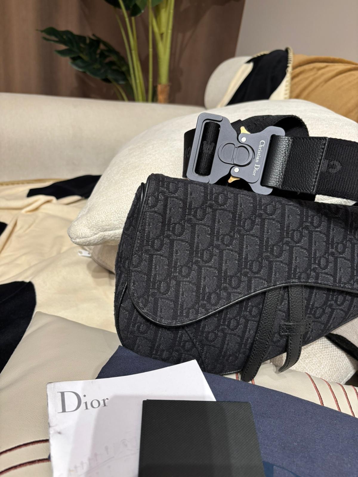 Dior Oblique Saddle Bag Medium 100%Authentic, 98%New ✅Booklet✅Dust bag 