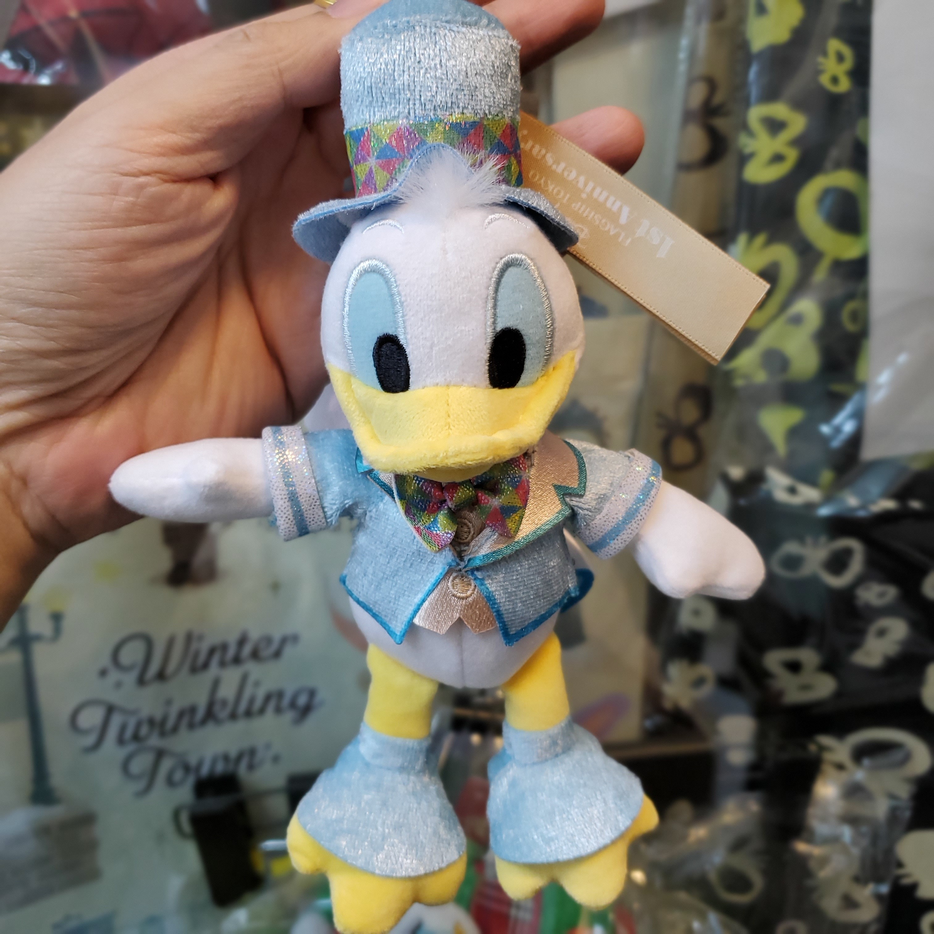 [現貨] [JDS] 唐老鴨｜吊飾｜FLAGSHIP TOKYO 限定 {TF2212088}