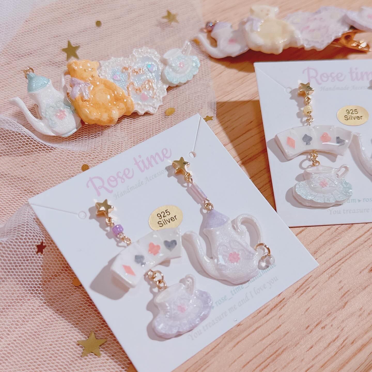 ᴿᵒˢᵉ ᵗⁱᵐᵉ ʰᵃⁿᵈᵐᵃᵈᵉ7️⃣週年 #3月31日-4月2日半價飾物 🈹  愛麗絲甜甜下午茶系列 耳環 兩色入🩵🩷