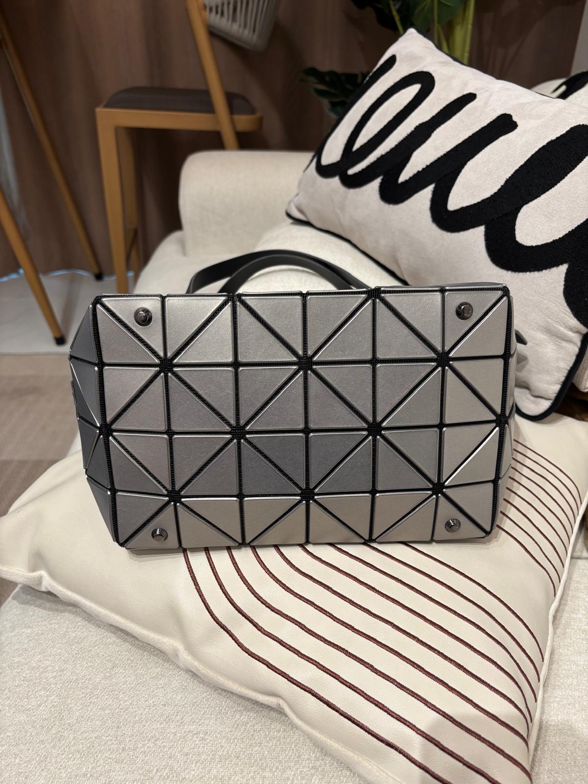Issey Miyake Bao Bao Boston Bag 100%Authentic, 98%New ✅Dust bag