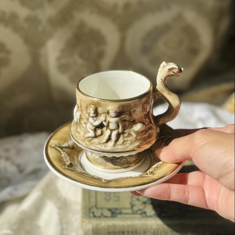 Rare! C.a. 1950s Italy R. Capodimonte Italy Raised Relief Cherubs Demitasse / Espresso Cup (MT2392)
