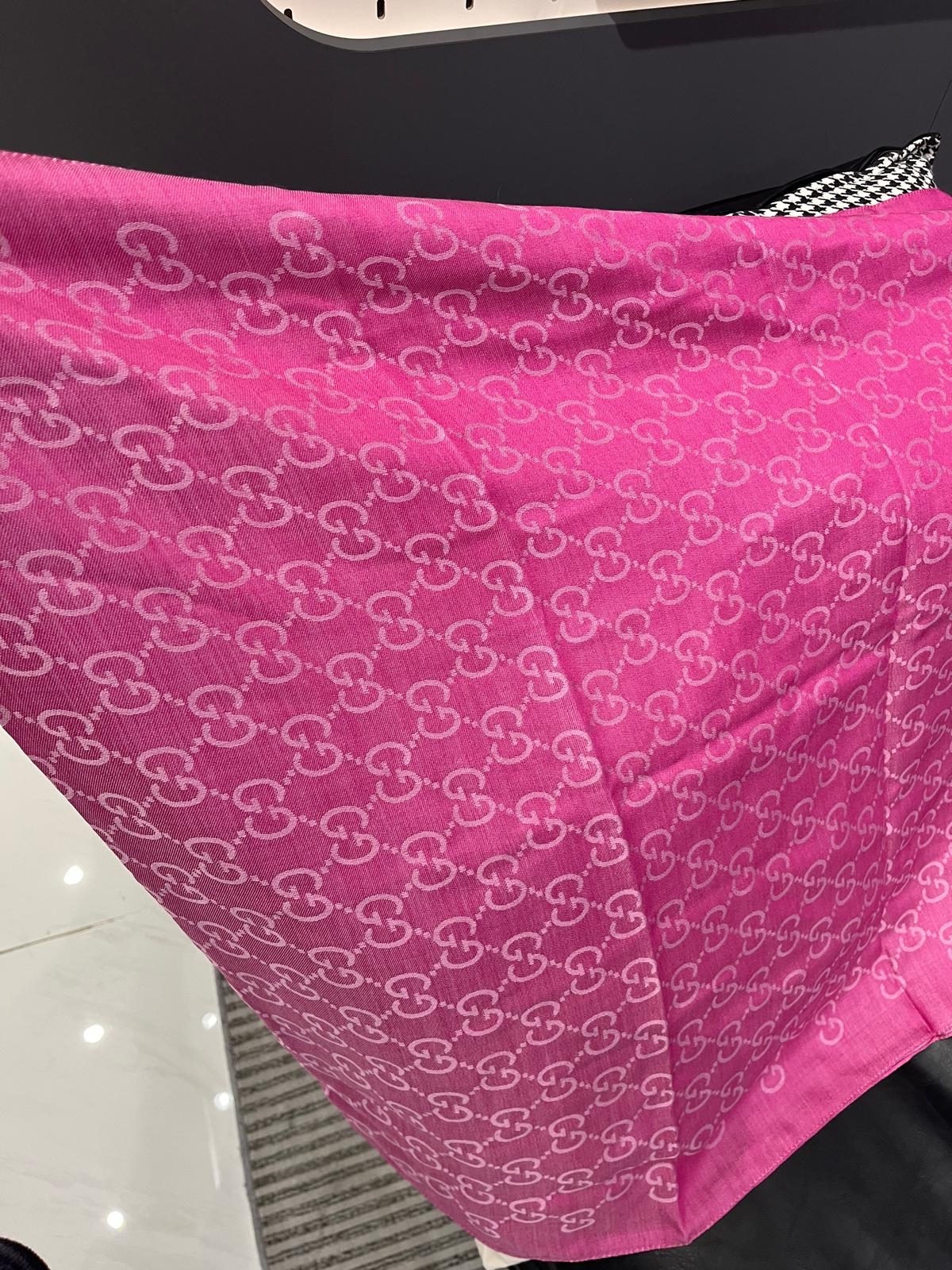 未使用品 Gucci scarf 羊毛頸巾 100%Authentic unused 