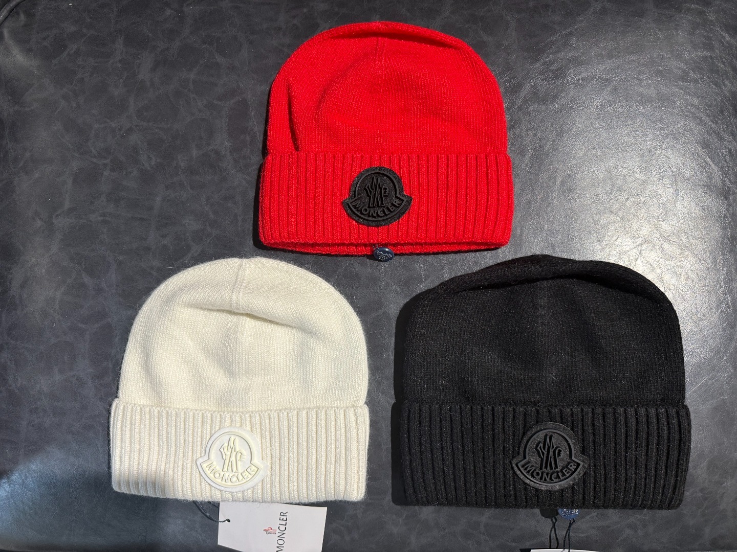 【現貨】【原單】MONCLER 大標logo羊毛冷帽 膠袋裝
