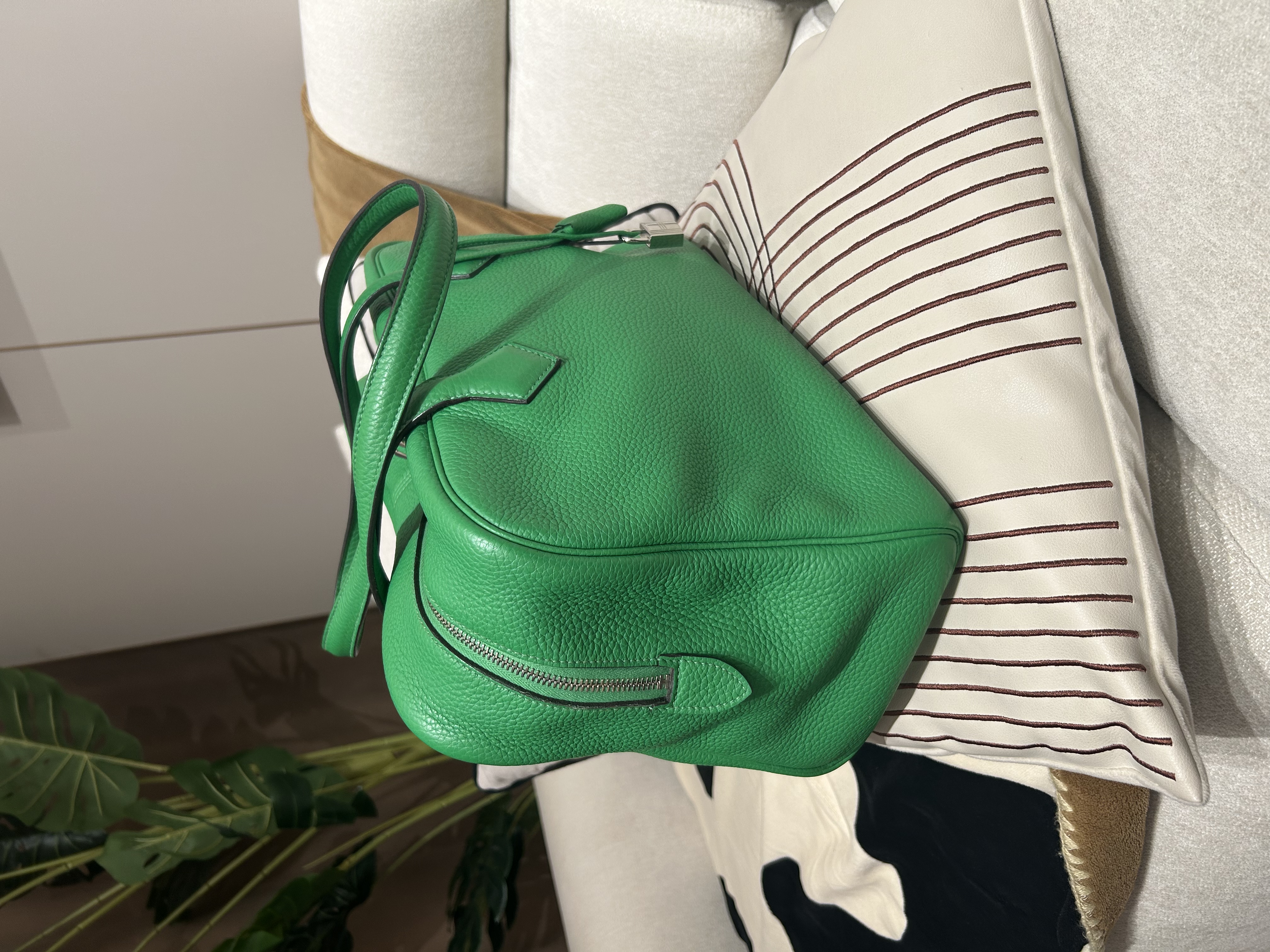 HERMES Victoria 35 shoulder bag Stamp [R] 竹子綠 100%Authentic, 95%new ✅ dust bag  