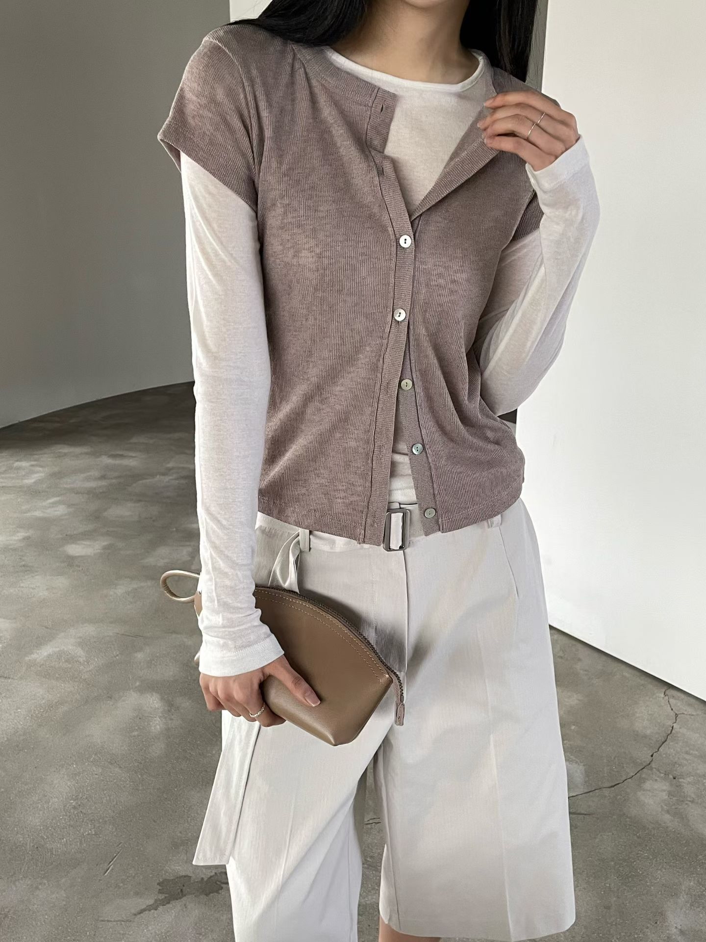 Light and skinny outer