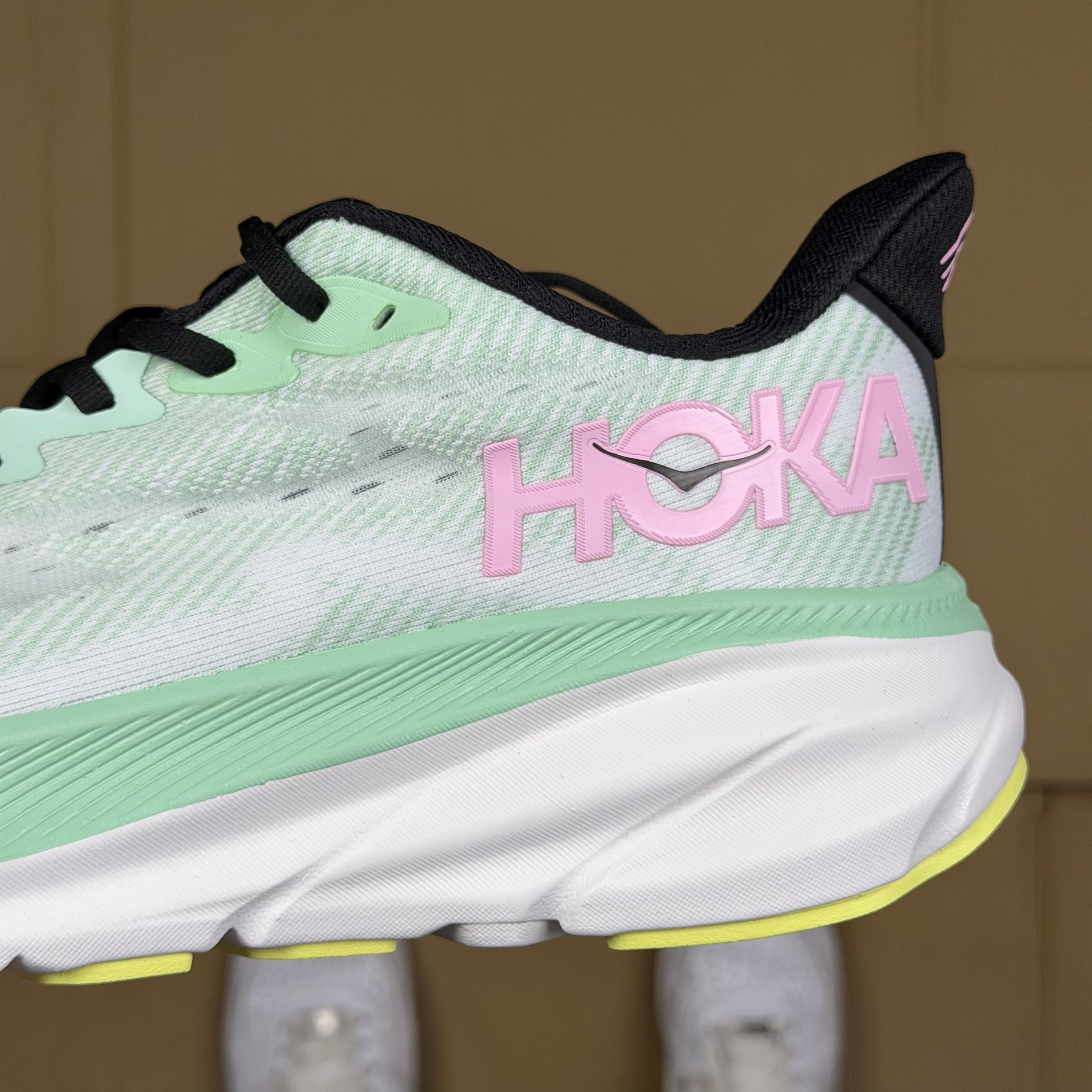 Hoka Clifton 9