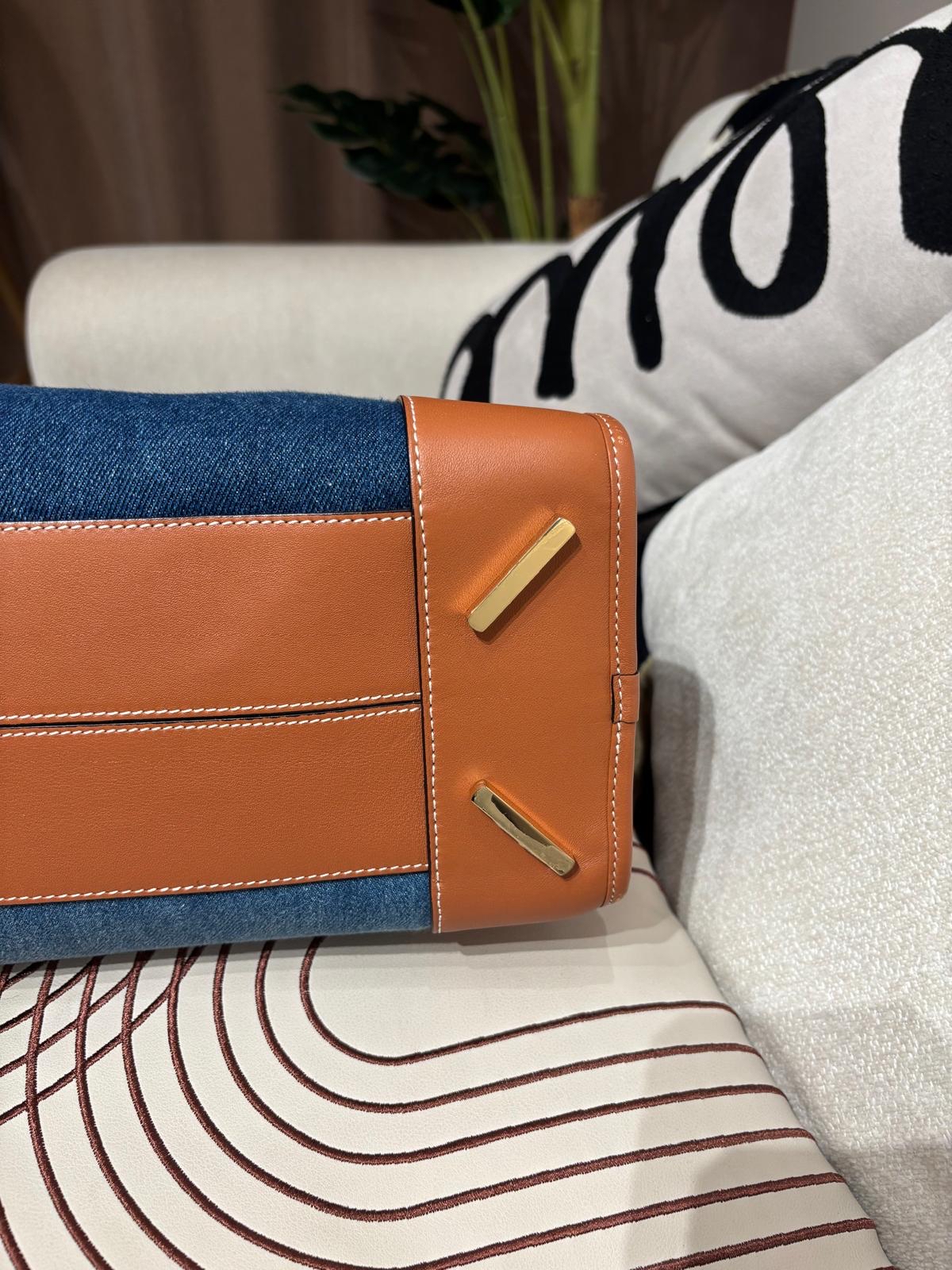 LOEWE Amazona 36 denim 2 way bag 牛仔布 100%Authentic, 98%New ✅Dust bag
