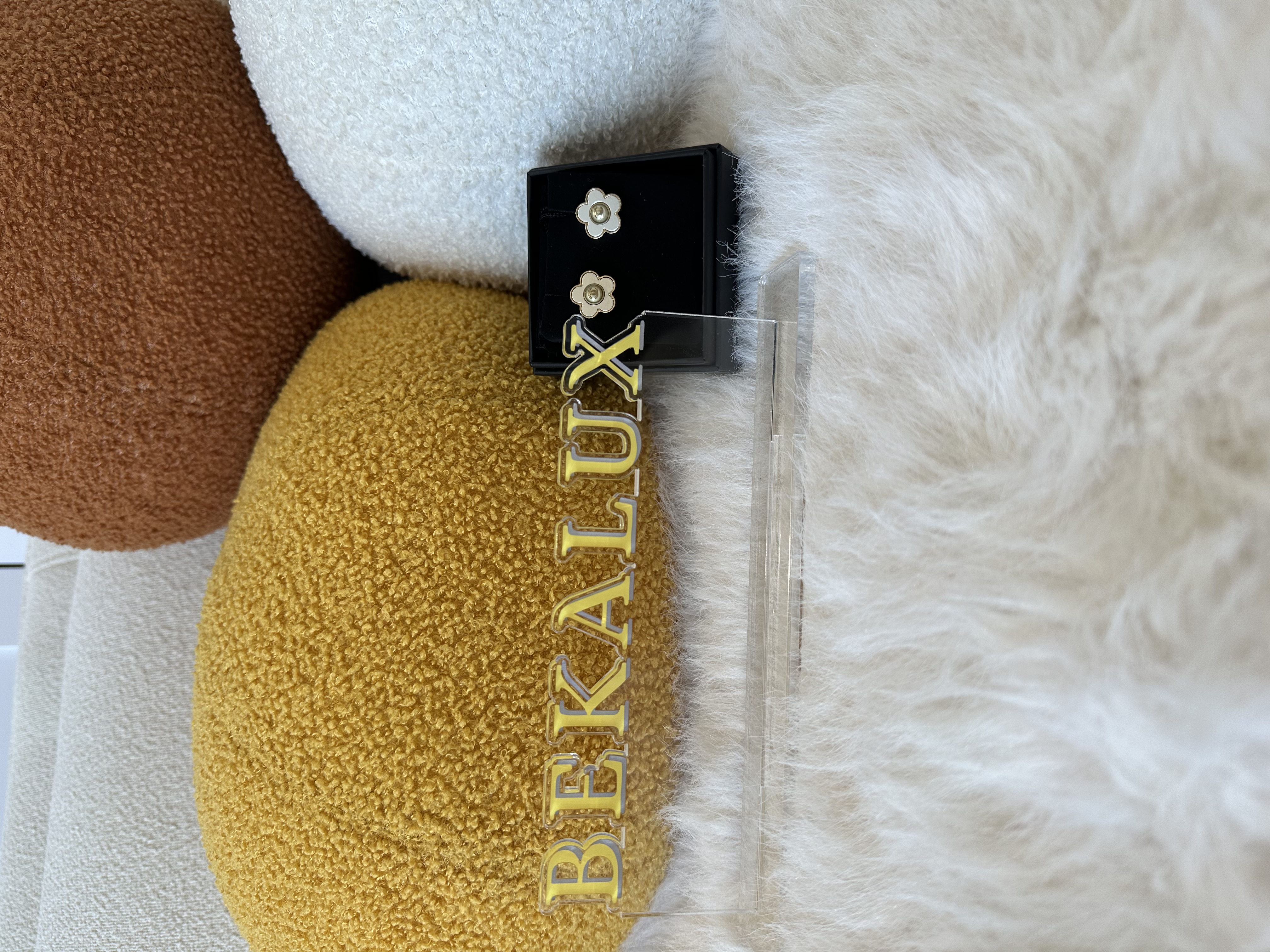 Pre-owned Chanel Gold Coco Mark flower earrings Golden Product Code: 25032803