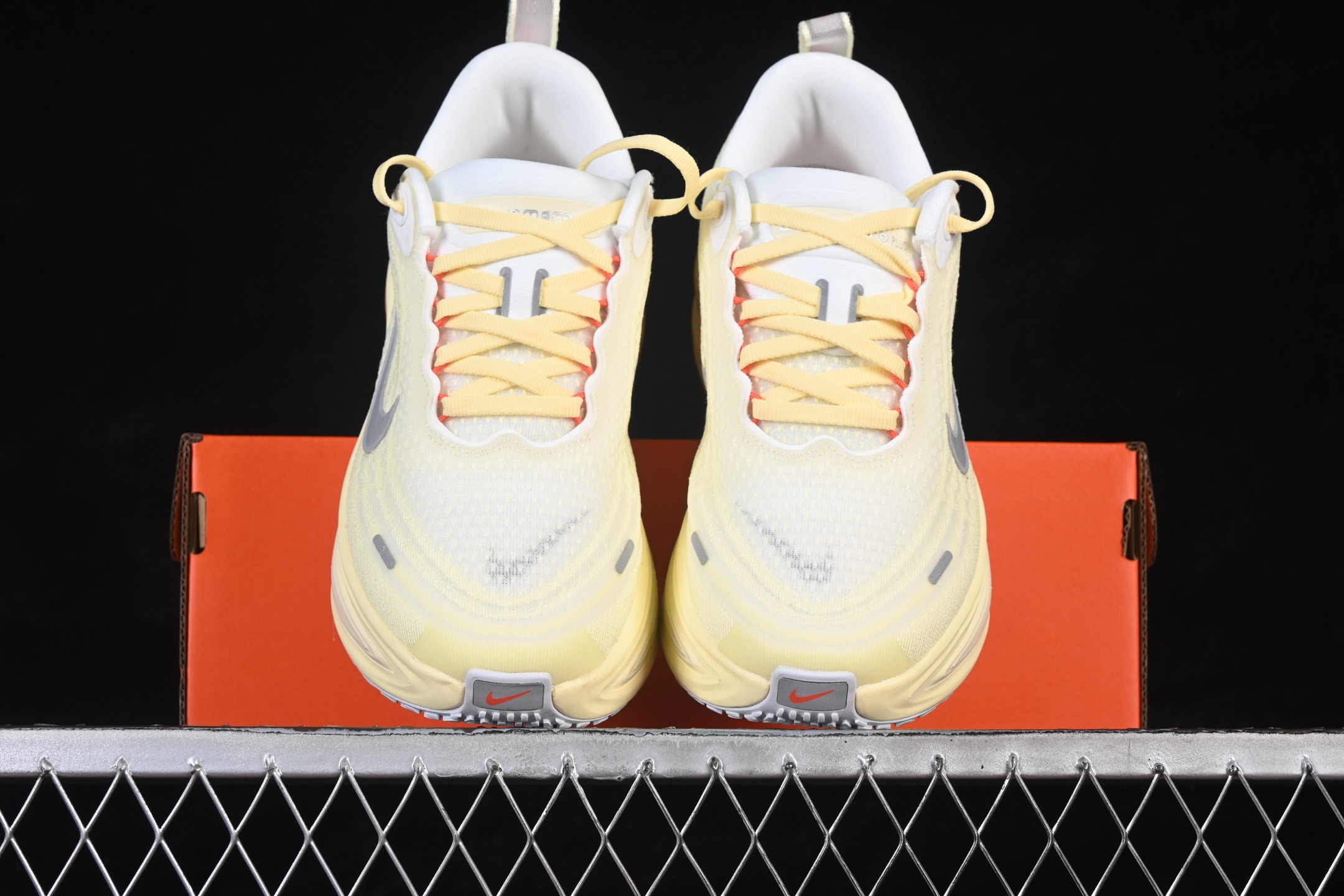 Nike Vomero Plus IM5020-100