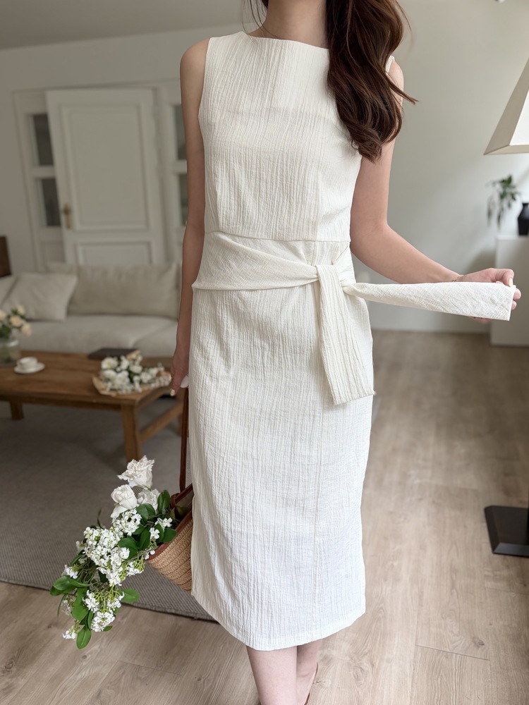 Pastelly Gathered Waist Dress (Ivory)