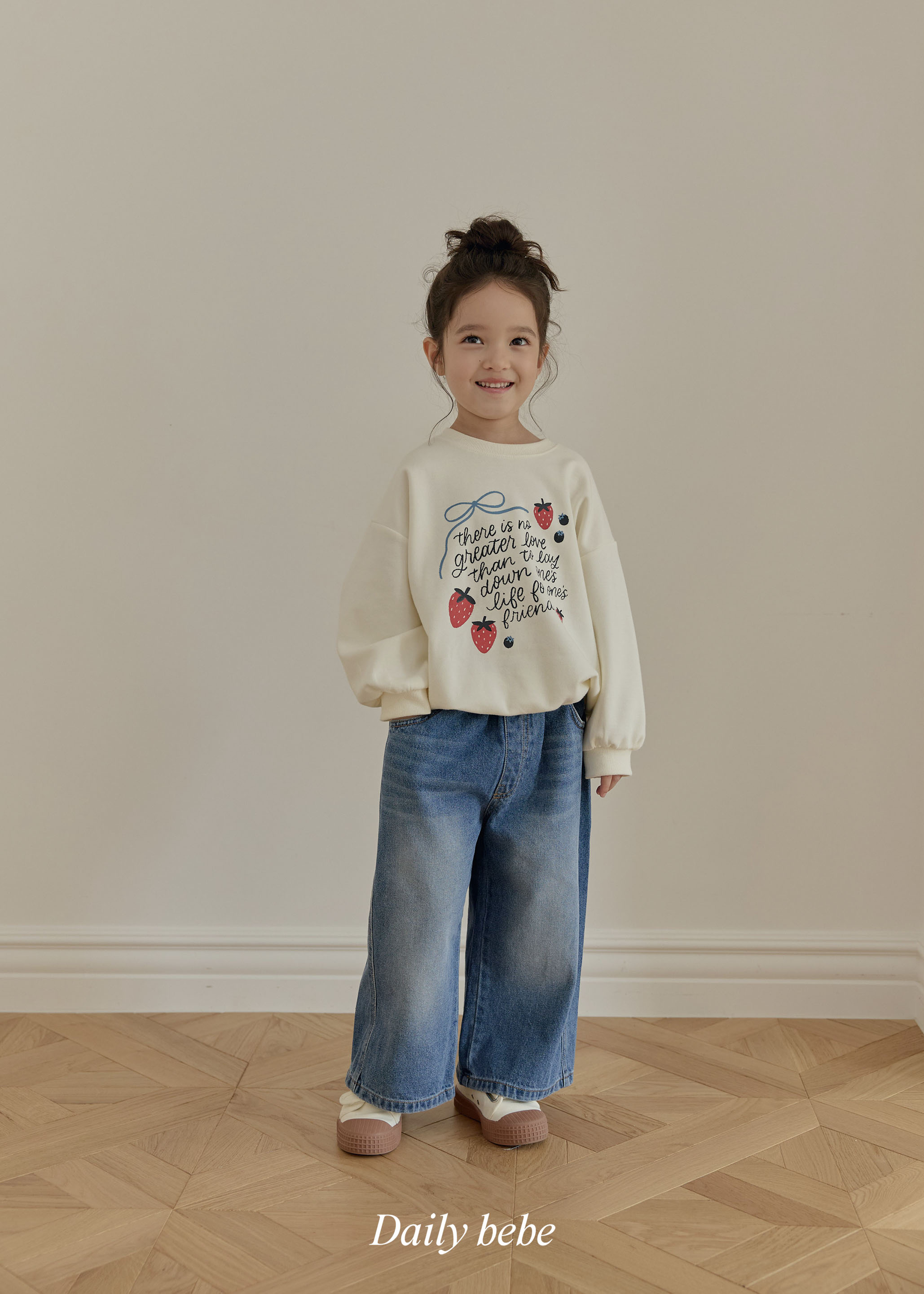 Dailybebe | Strawberry Ribbon Sweatshirt