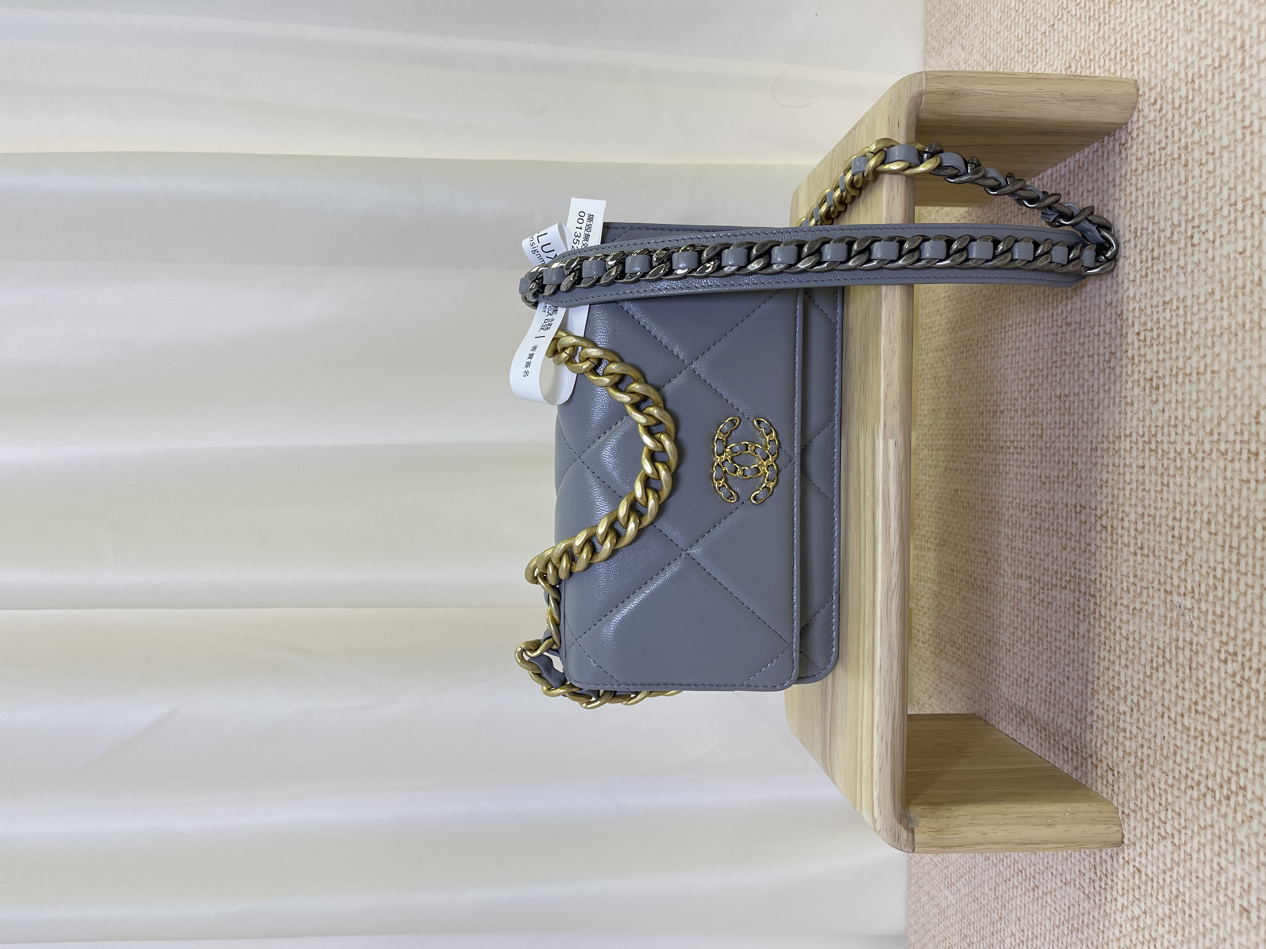 直播貨品 |  [1個-$100 2個-$300］BB05