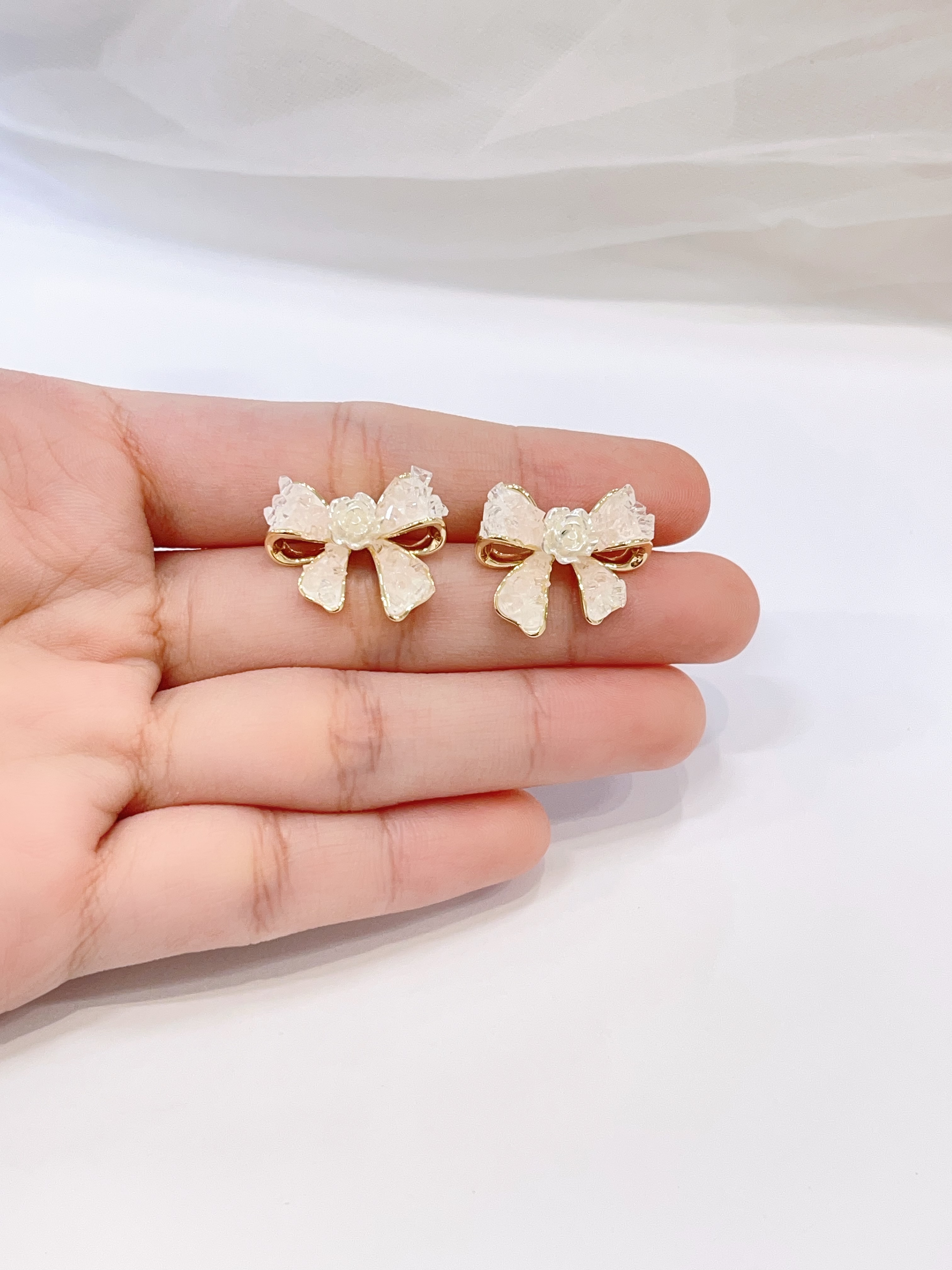 小众蝴蝶结质感耳环