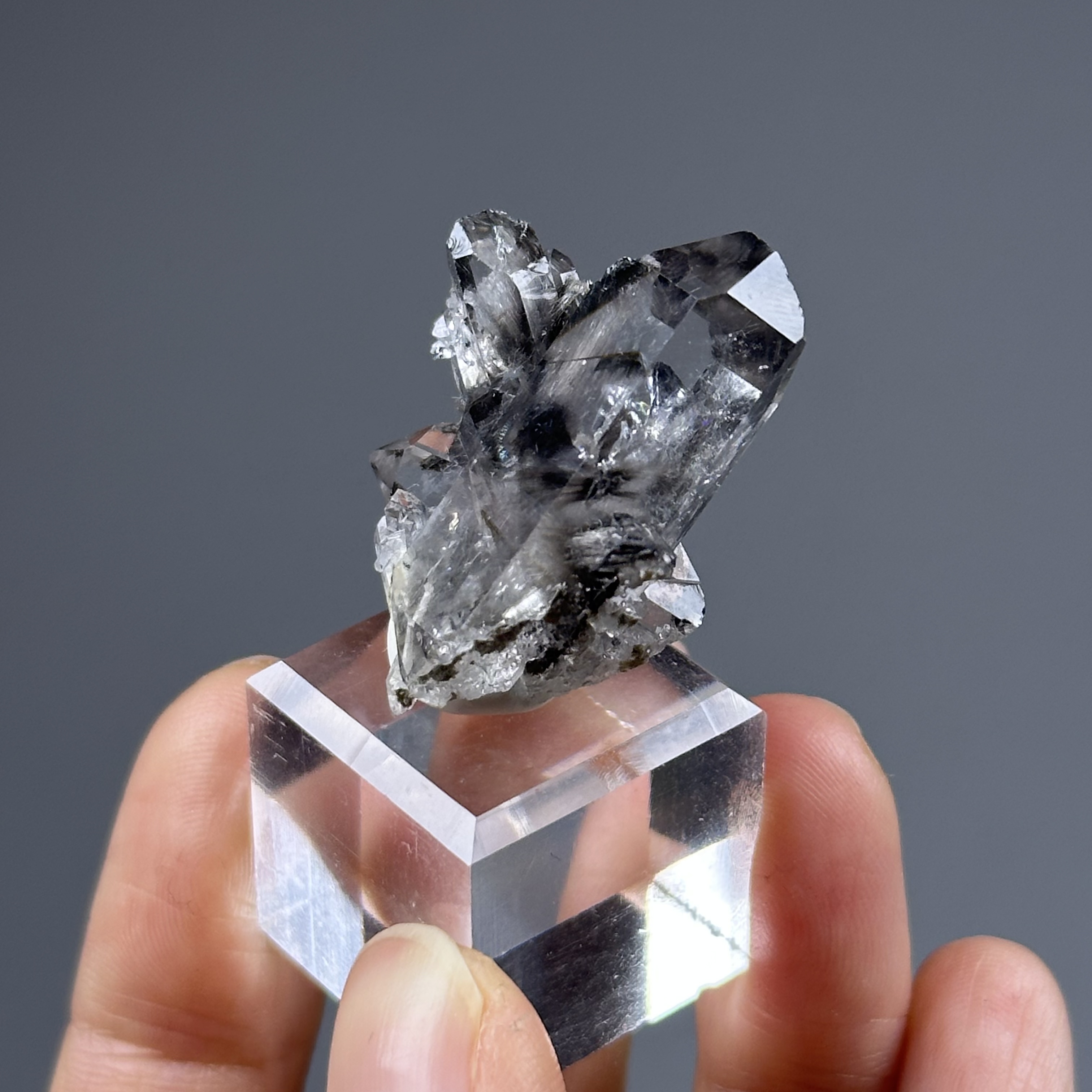 黑銀鈦水晶簇 - Brookite and Rutile Quartz | RU015