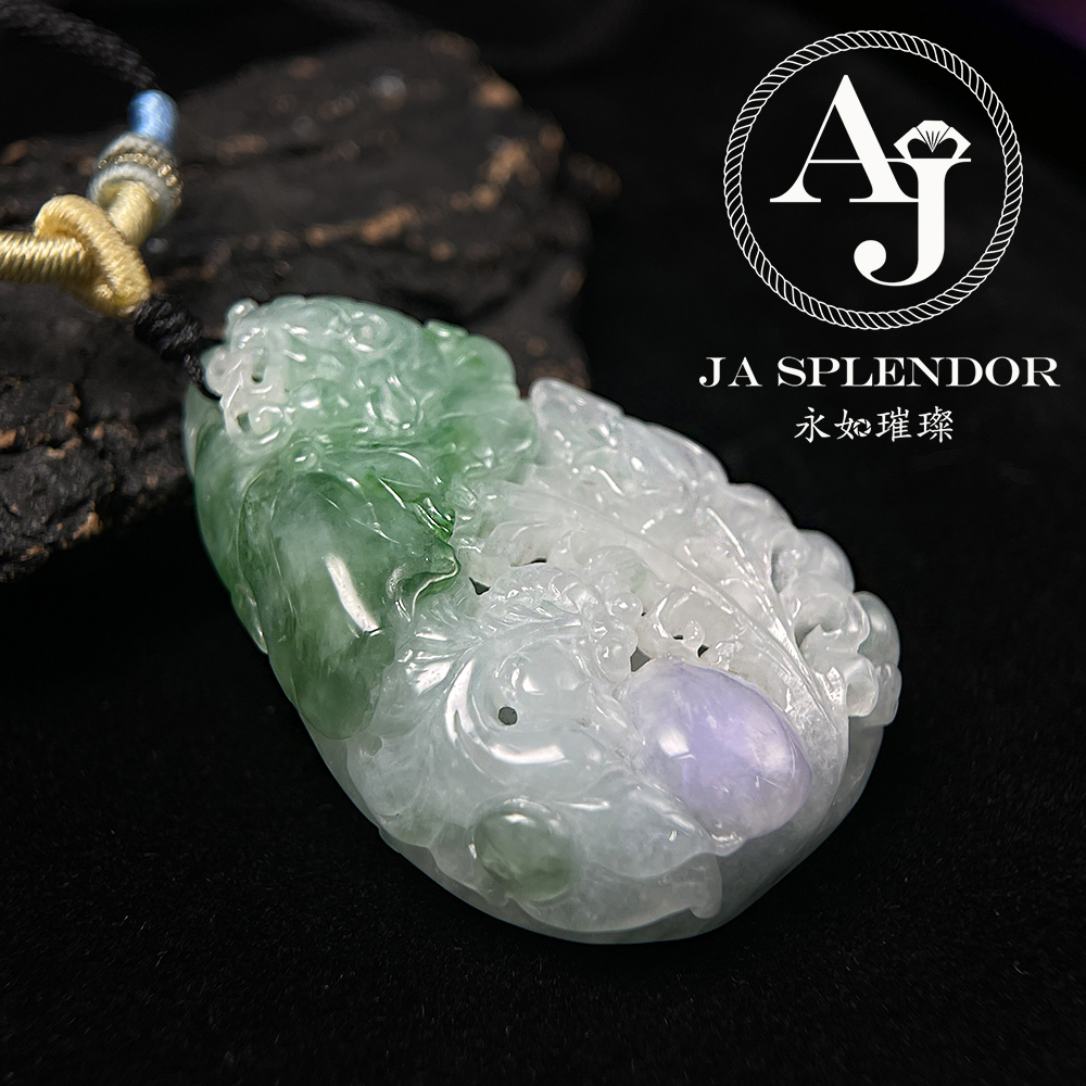 JN-3366 天然翡翠A玉 大師級鏤空精雕俏色春彩雙魚福壽映荷吊墜