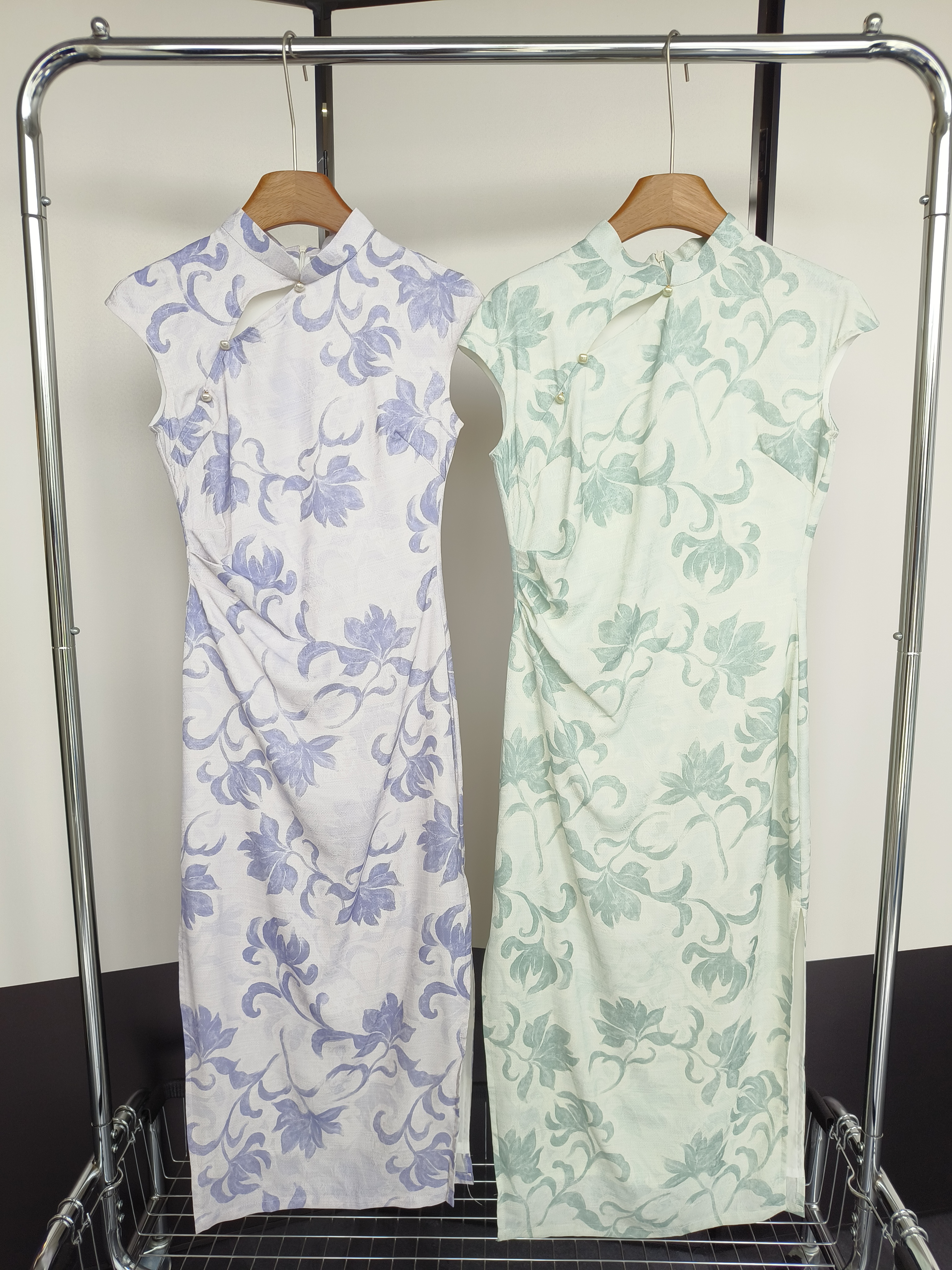 花影流韵旗袍 Floral Elegance Cheongsam