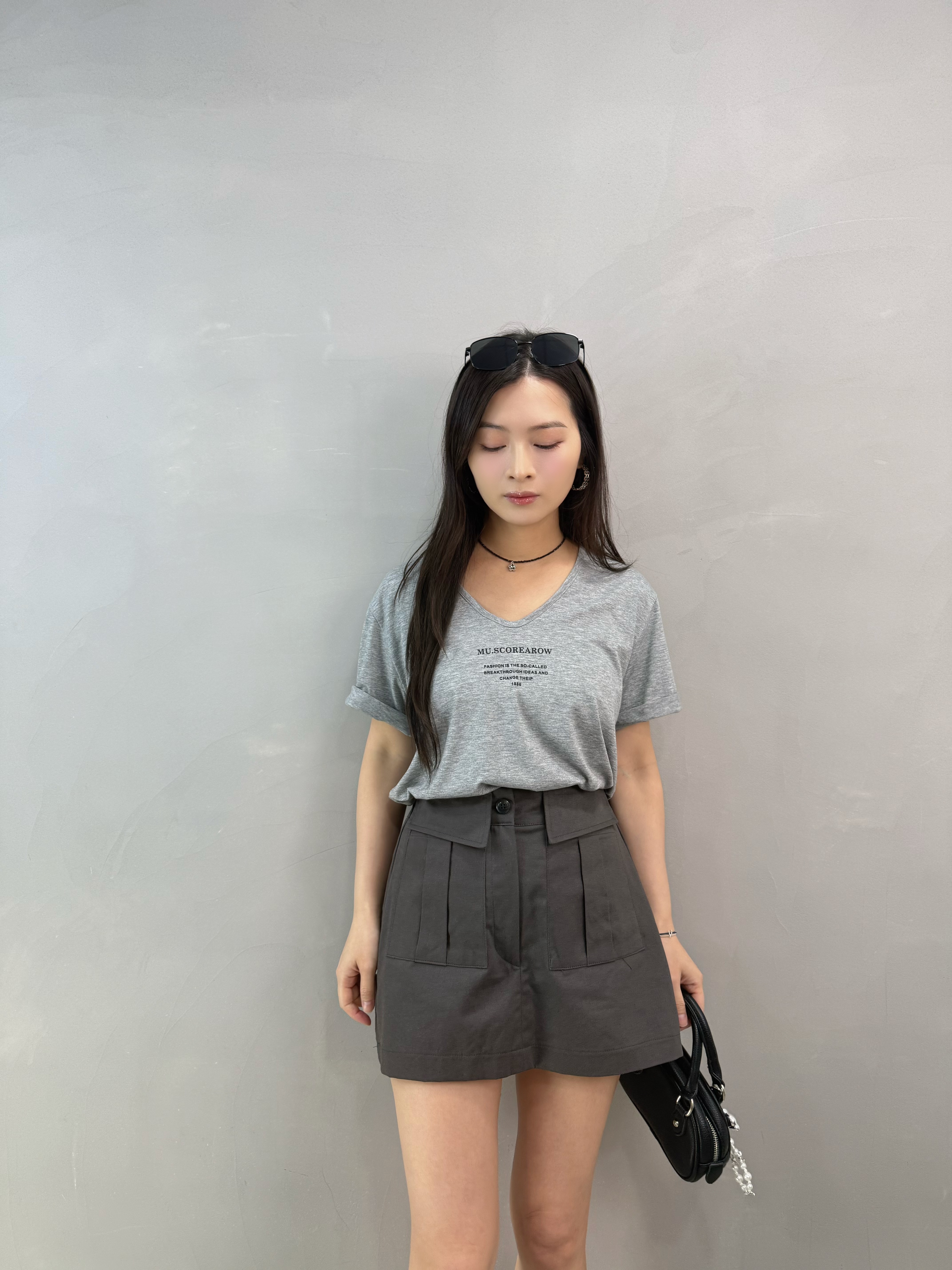 D09 U領細字Tee
