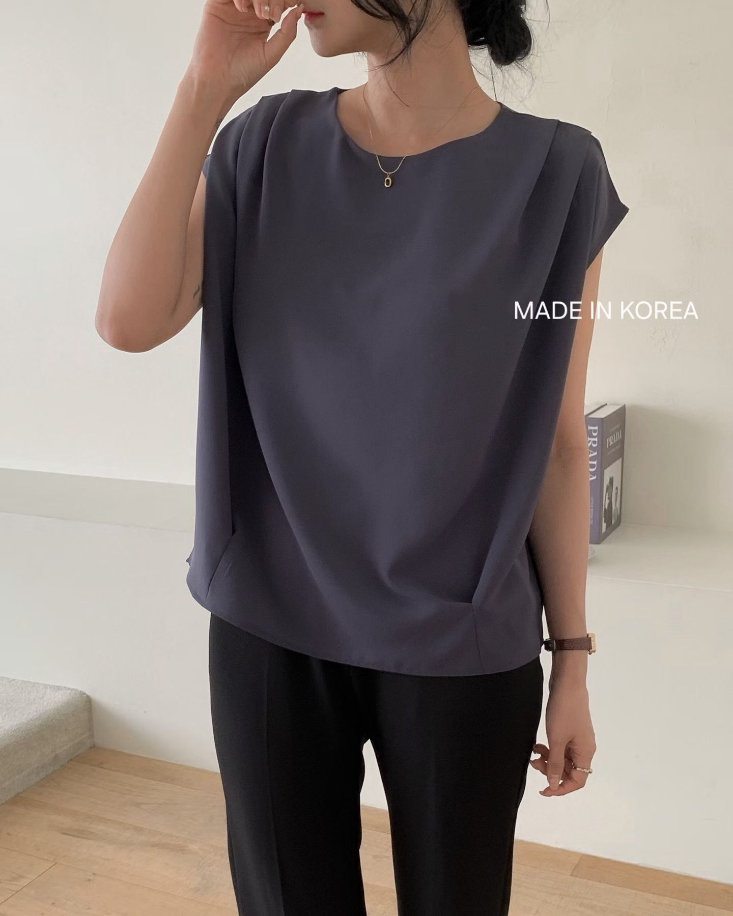 G6178 韓國🇰🇷靚料淨色打皺top