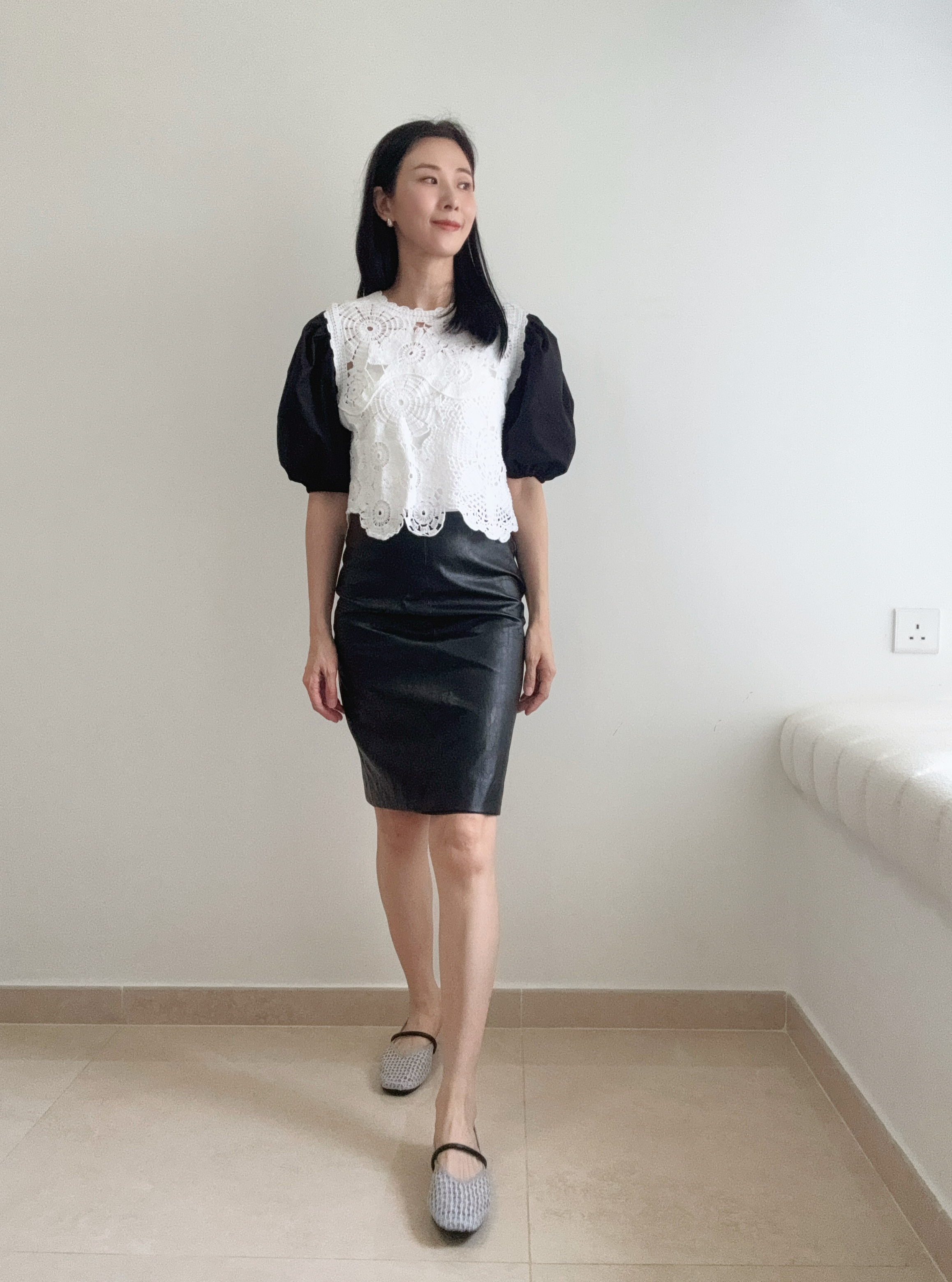 Crocheted puff sleeves blouse (Ivory)