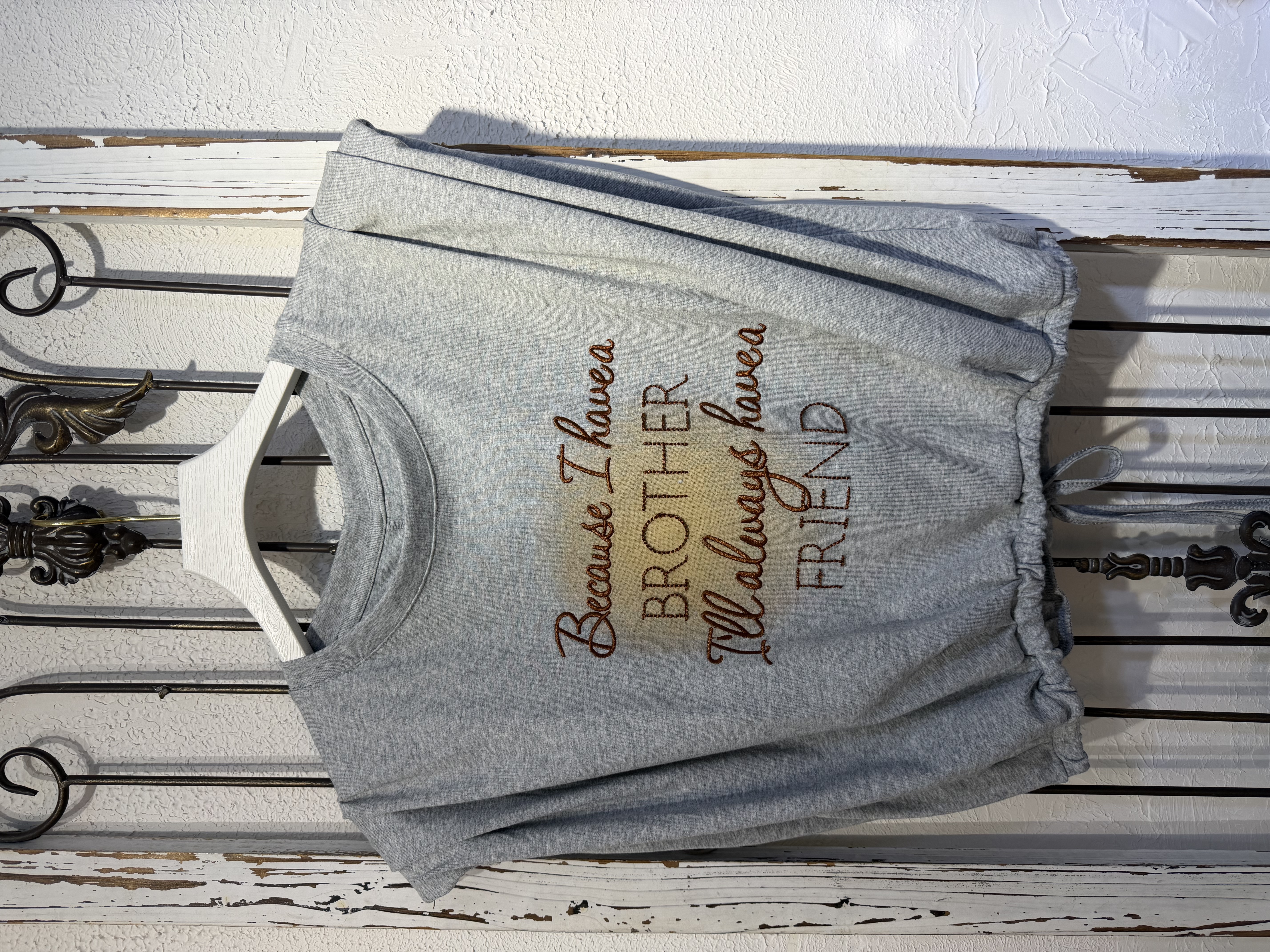 清貨‼️‼️‼️刺繡字短T