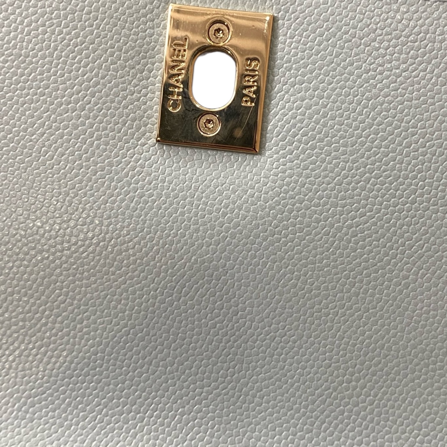 Chanel CocoHandel mini 22P淺藍色