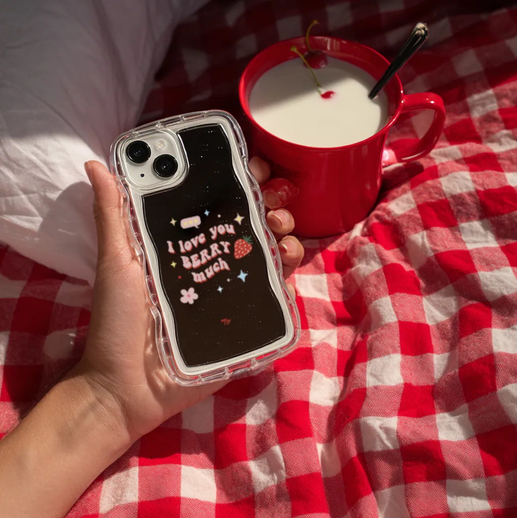 【I love you Berry much! 】波浪邊框鏡面 iPhone Case