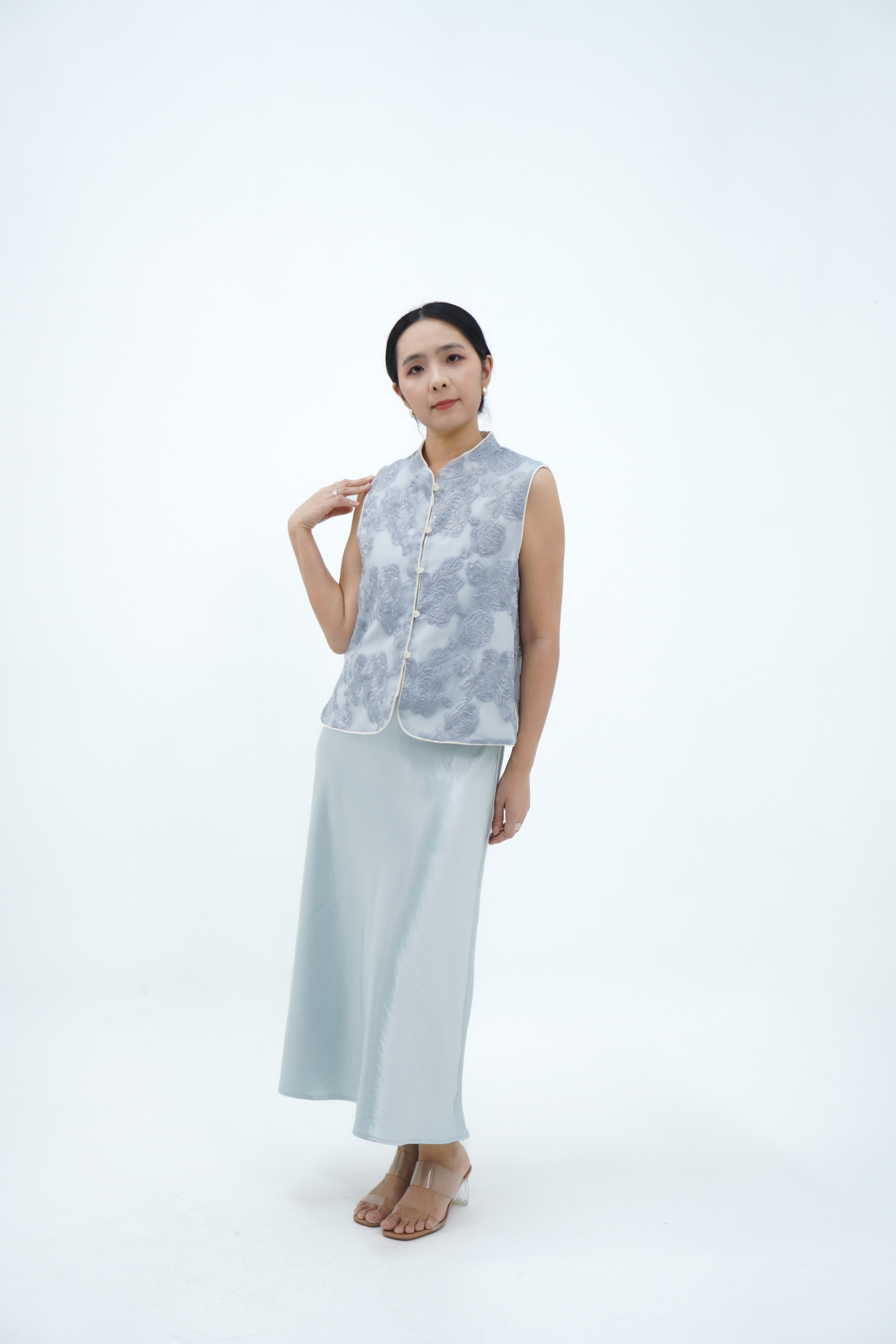 精致刺绣提花亮片马甲