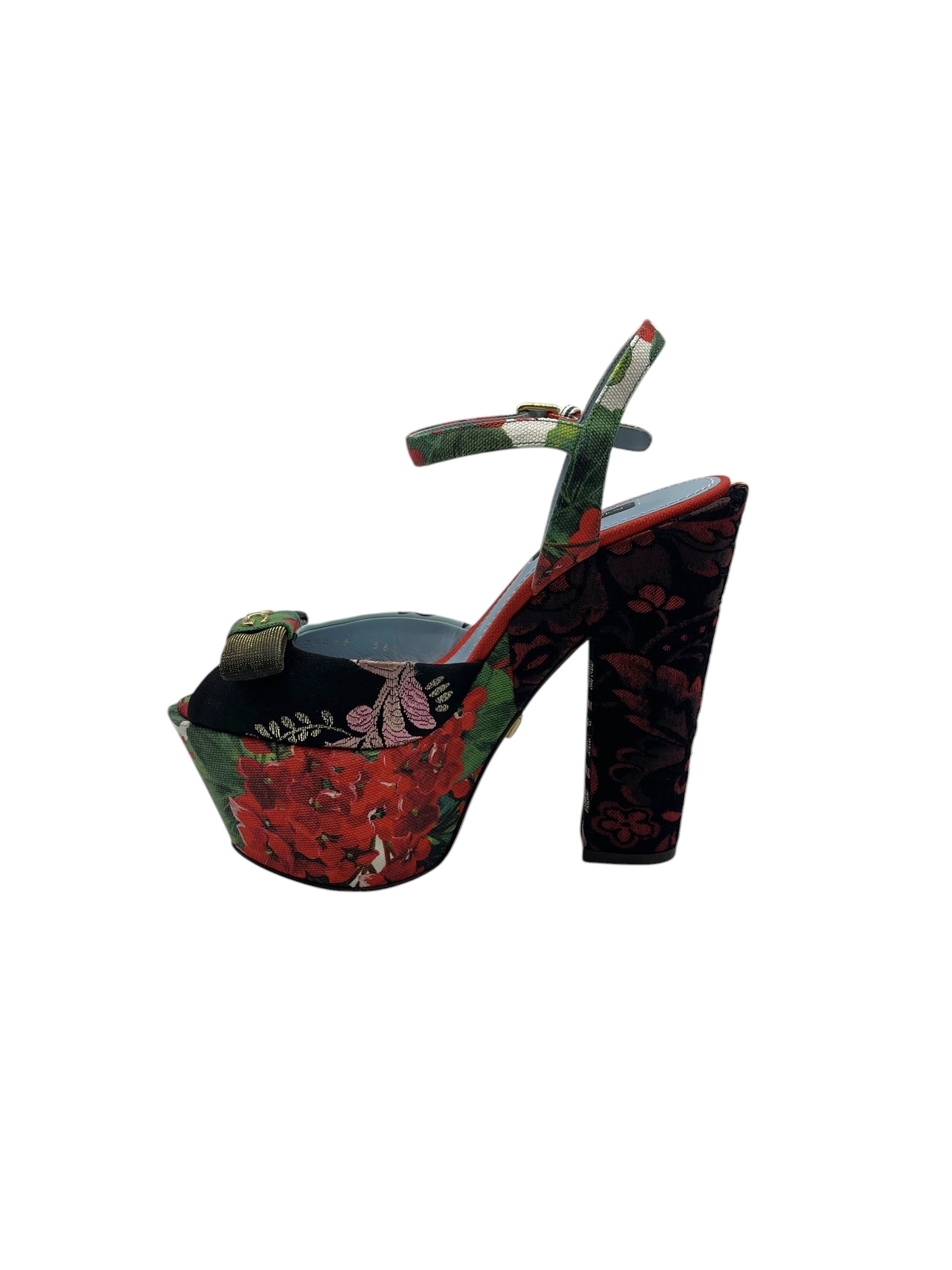 Pre-owned Dolce & Gabbana Bette Wedge / Product Code: 070807