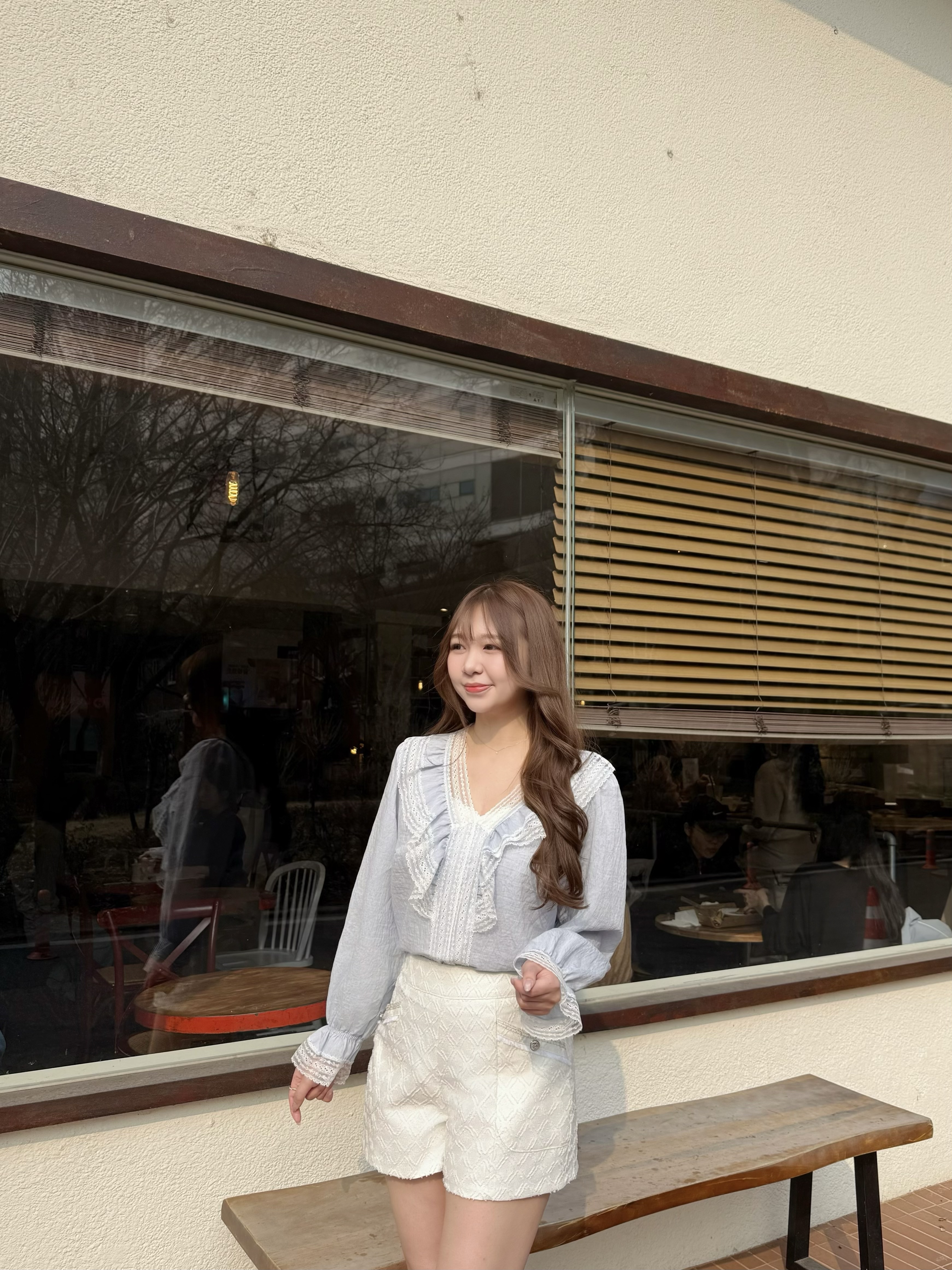 La Dentelle Volant Blouse