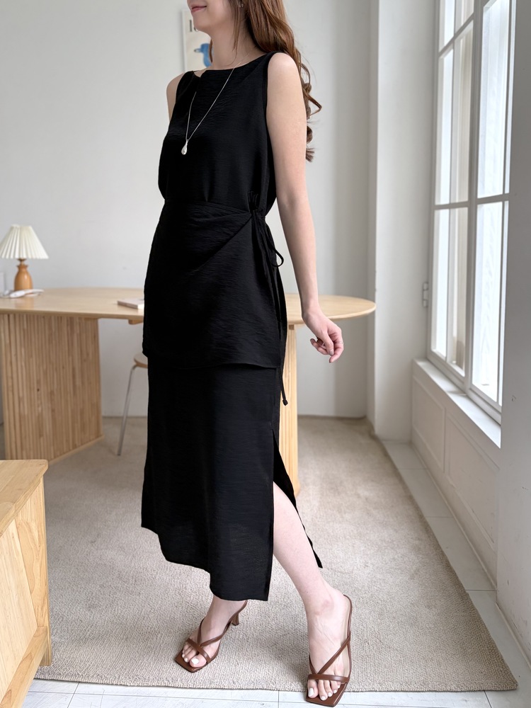 Boat Neck Layered Dress (Black)