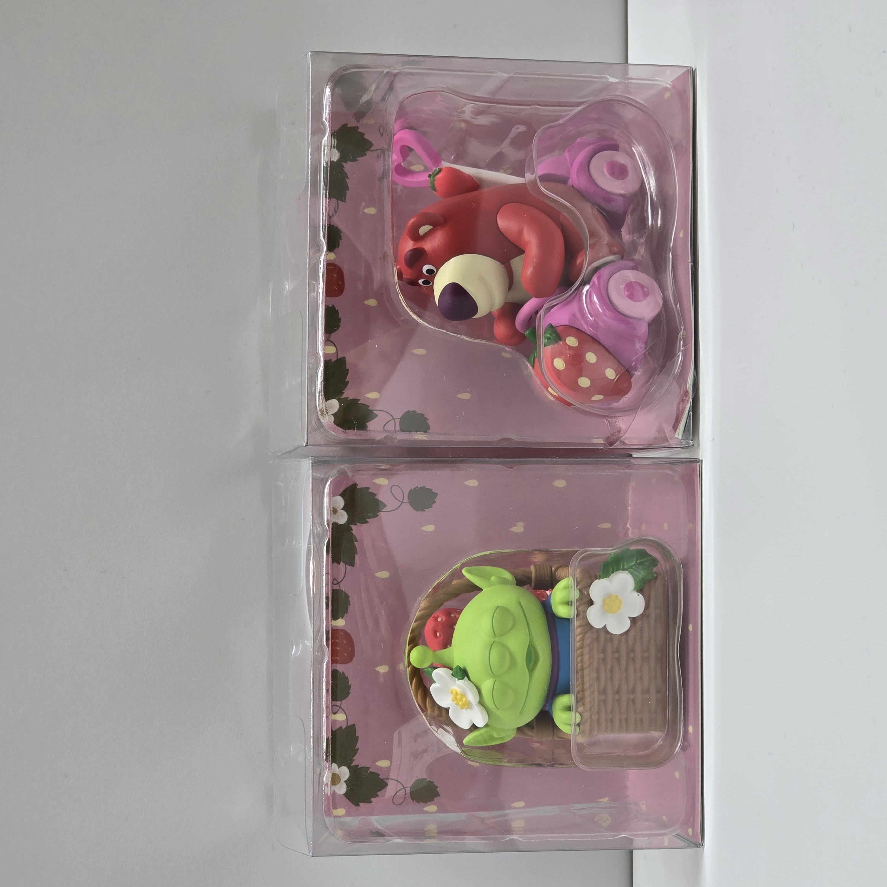 現貨 三眼仔 勞蘇士多啤梨擺設