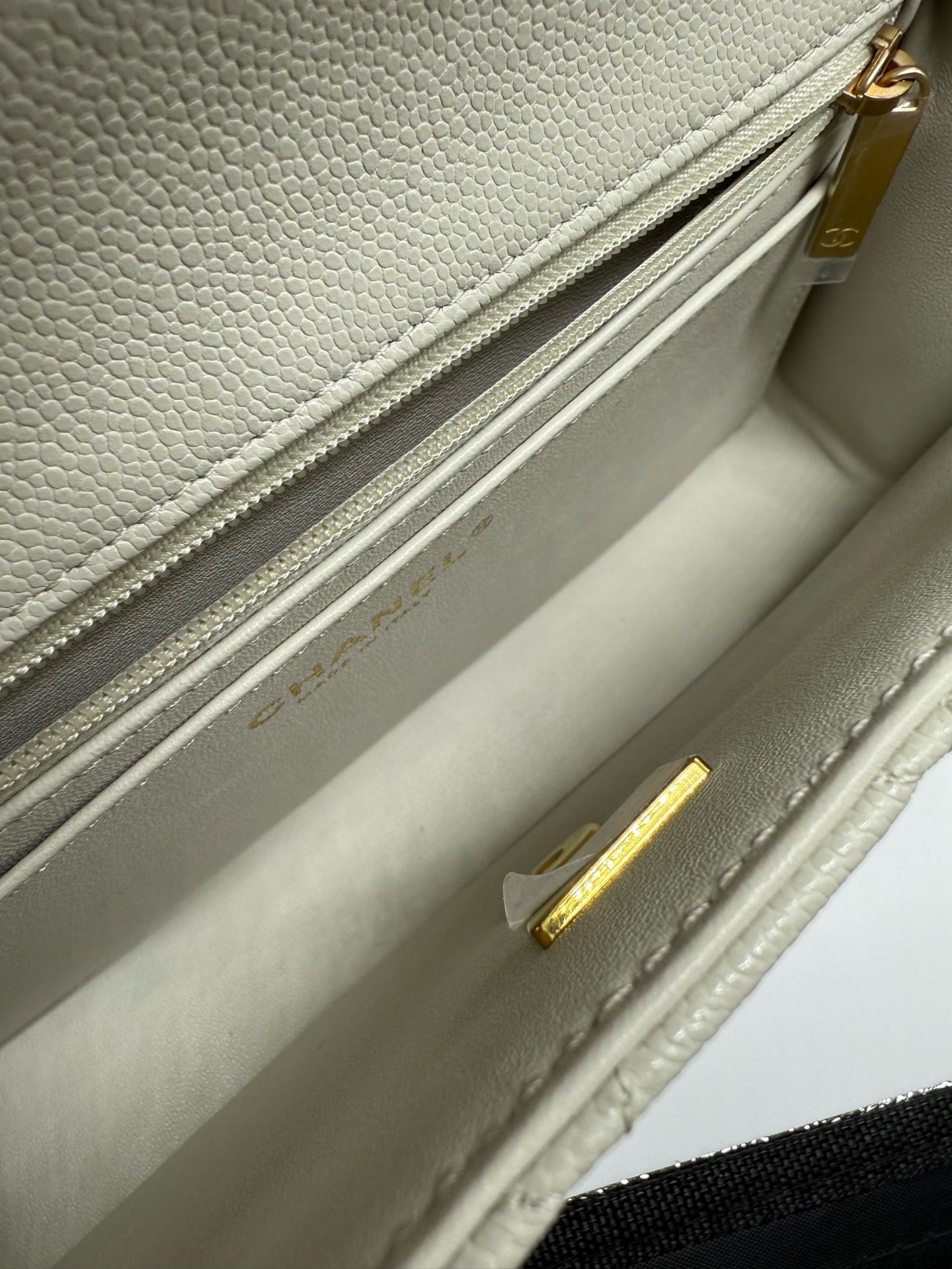 直播貨品 |  [1個-$100 2個-$300］FF15