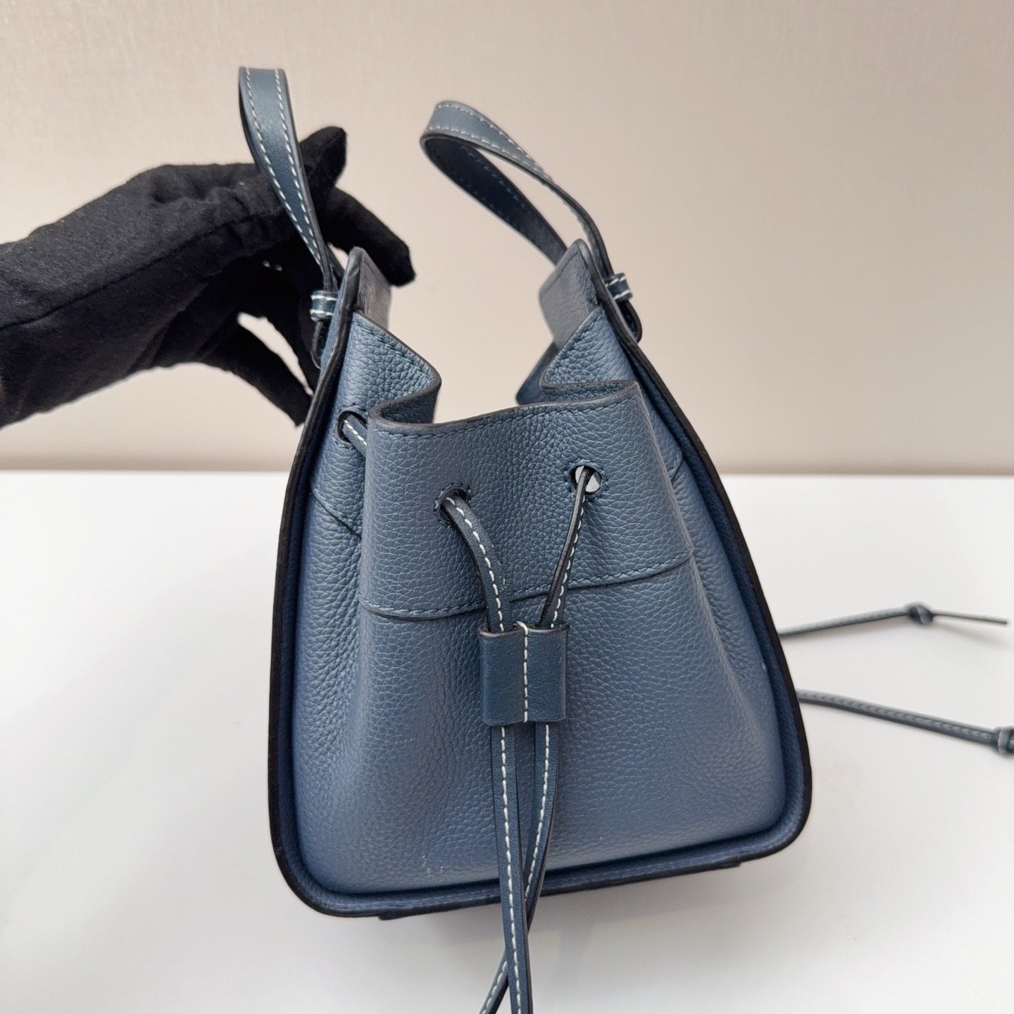 【預訂貨品】LOEWE藍色荔枝牛皮hammock