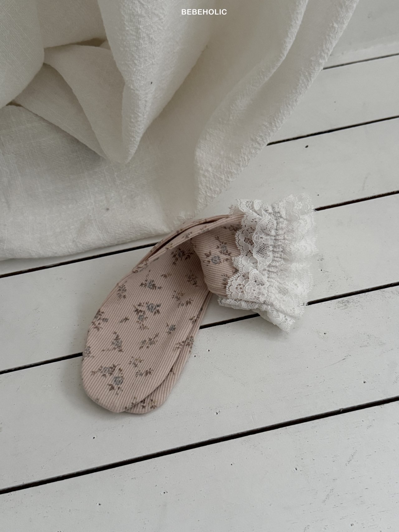 🌸預訂 韓國直送🌸🇰🇷BEBEHOLIC三色蕾絲碎花膝襪